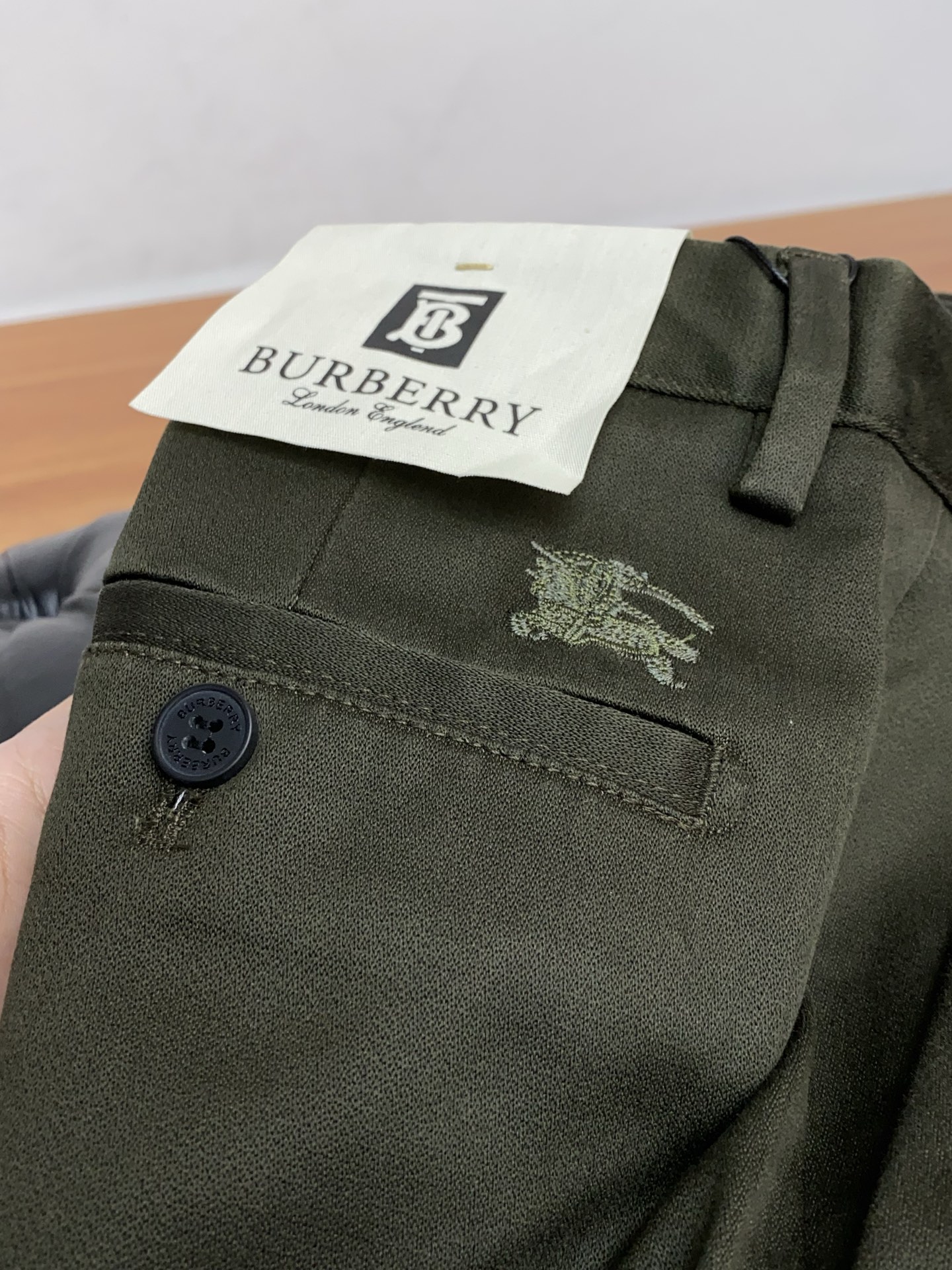 Burberry Male Basic Clothing S-l