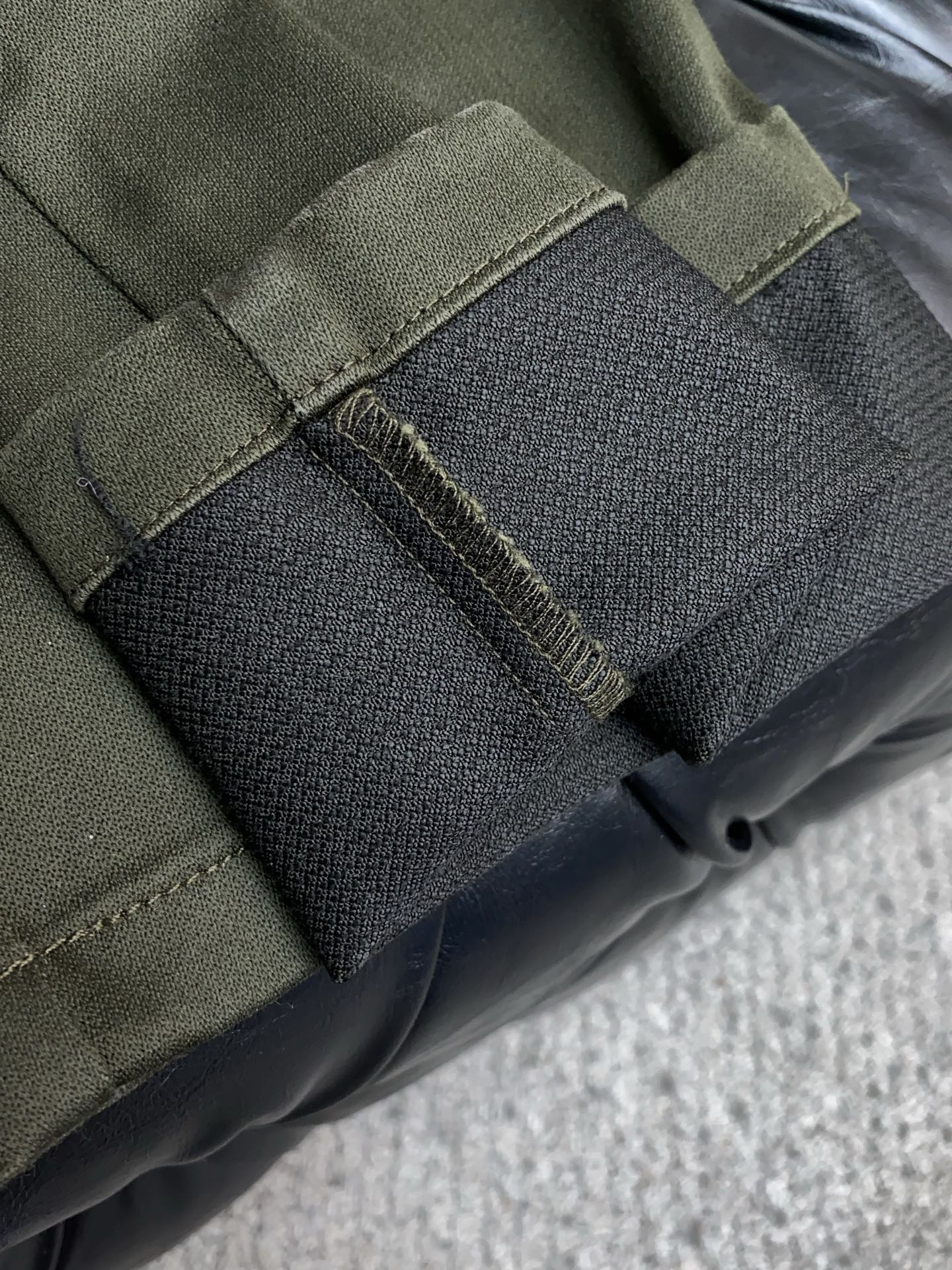 Burberry Male Basic Clothing S-l