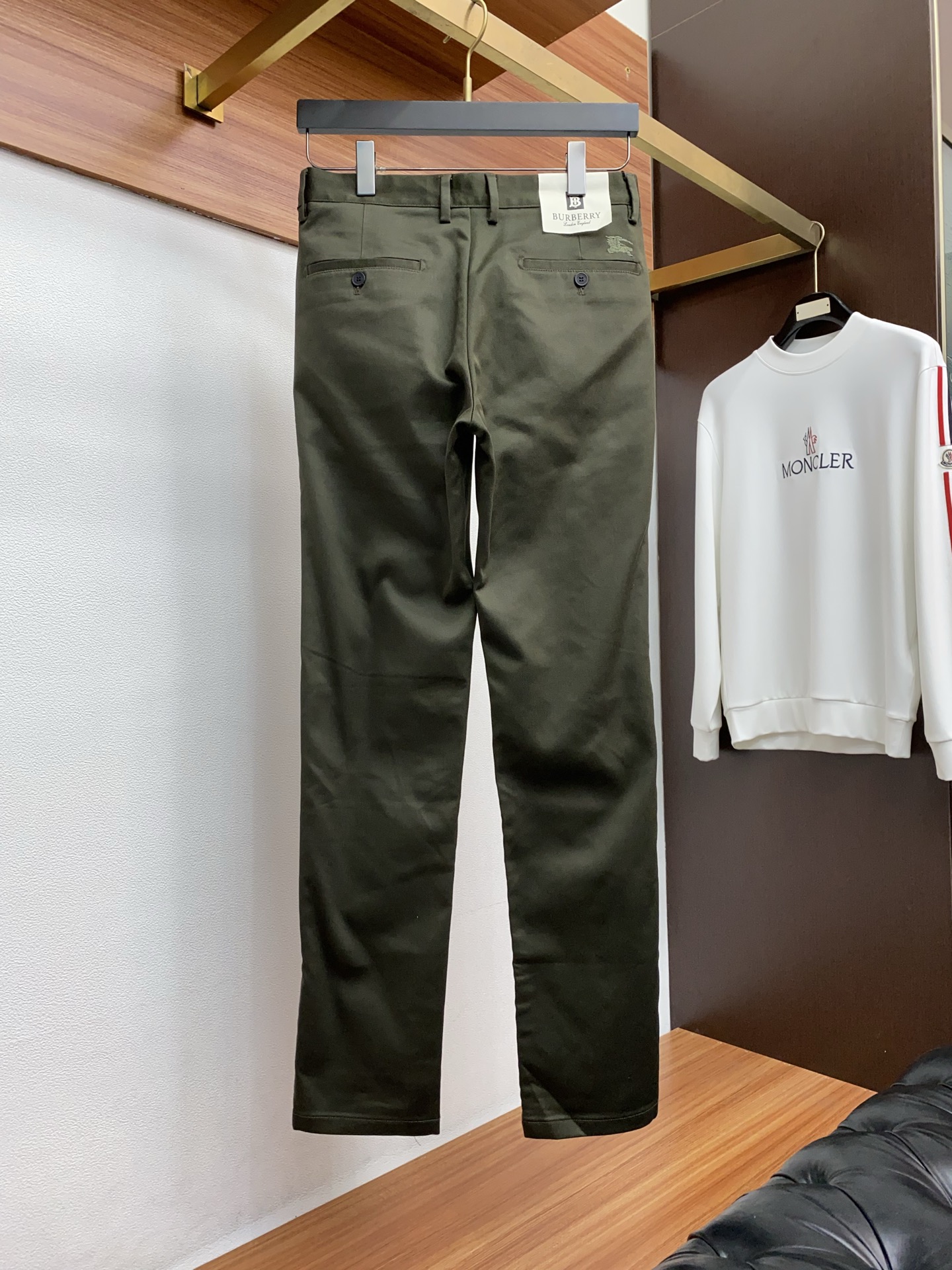 Burberry Male Basic Clothing S-l