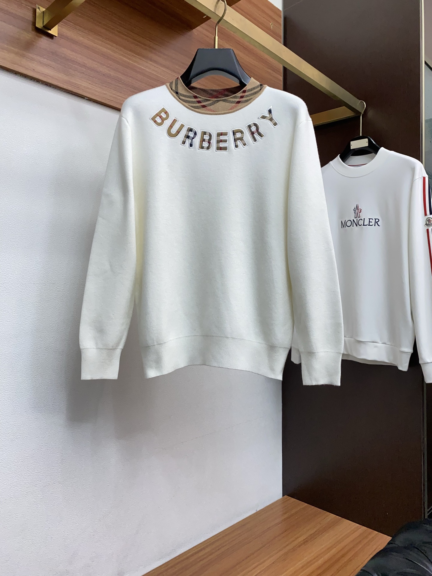 Burberry Basic Clothing Wool M-l-xl