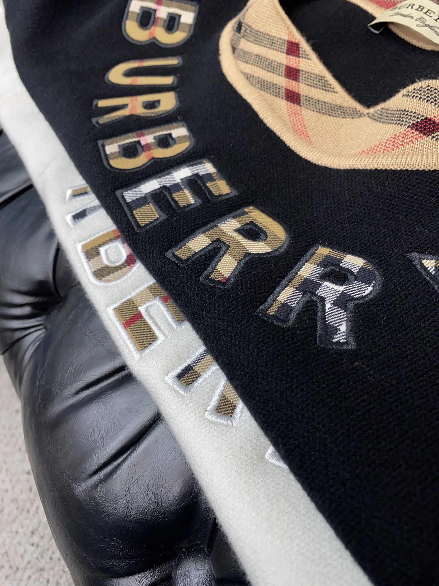 Burberry Basic Clothing Wool M-l-xl