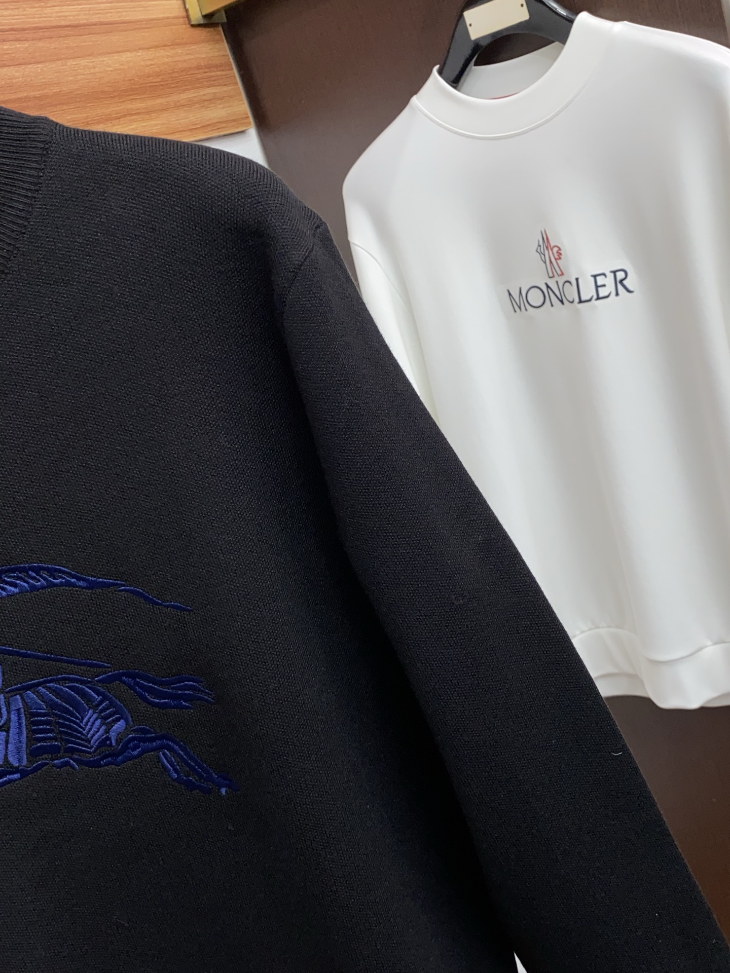 Burberry Basic Clothing Wool M-l-xl