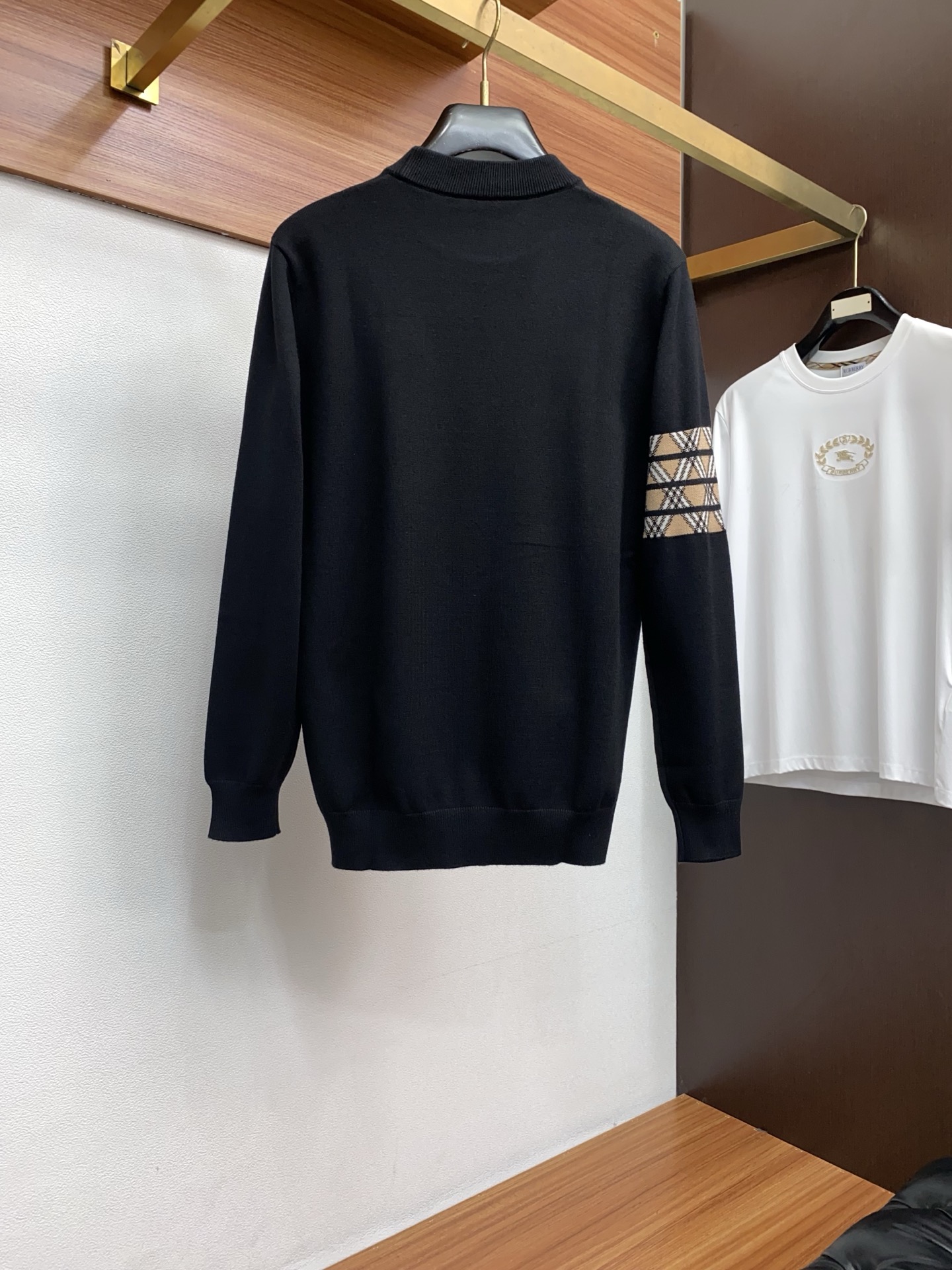 Burberry Basic Clothing Wool M-l-xl