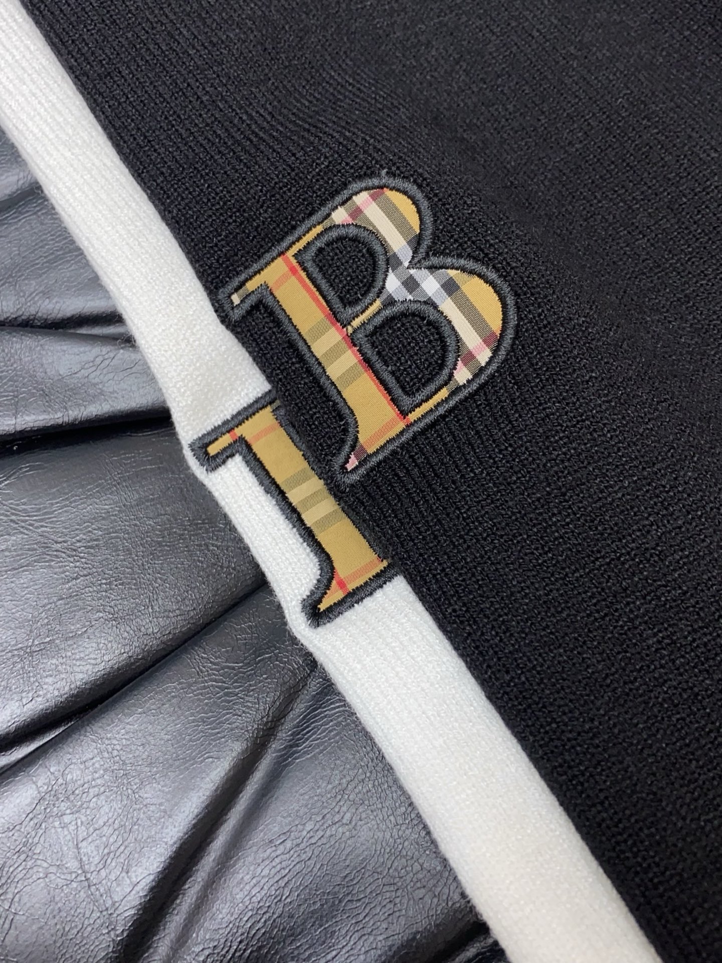 Burberry Basic Clothing Wool M-l-xl