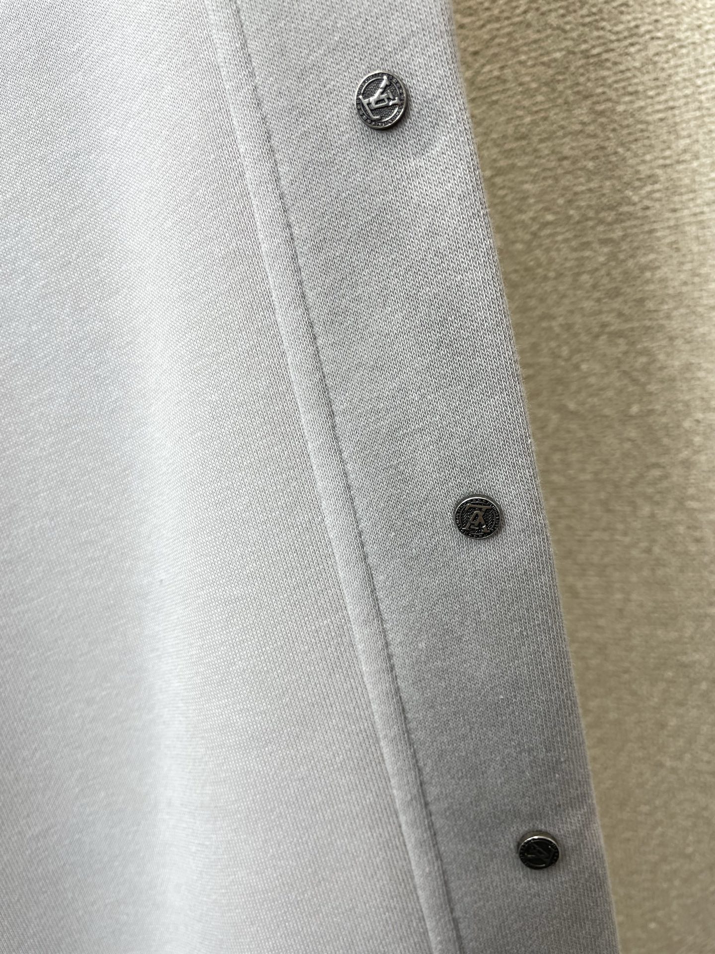 Louis Vuitton Basic Clothing S-m-l-xl