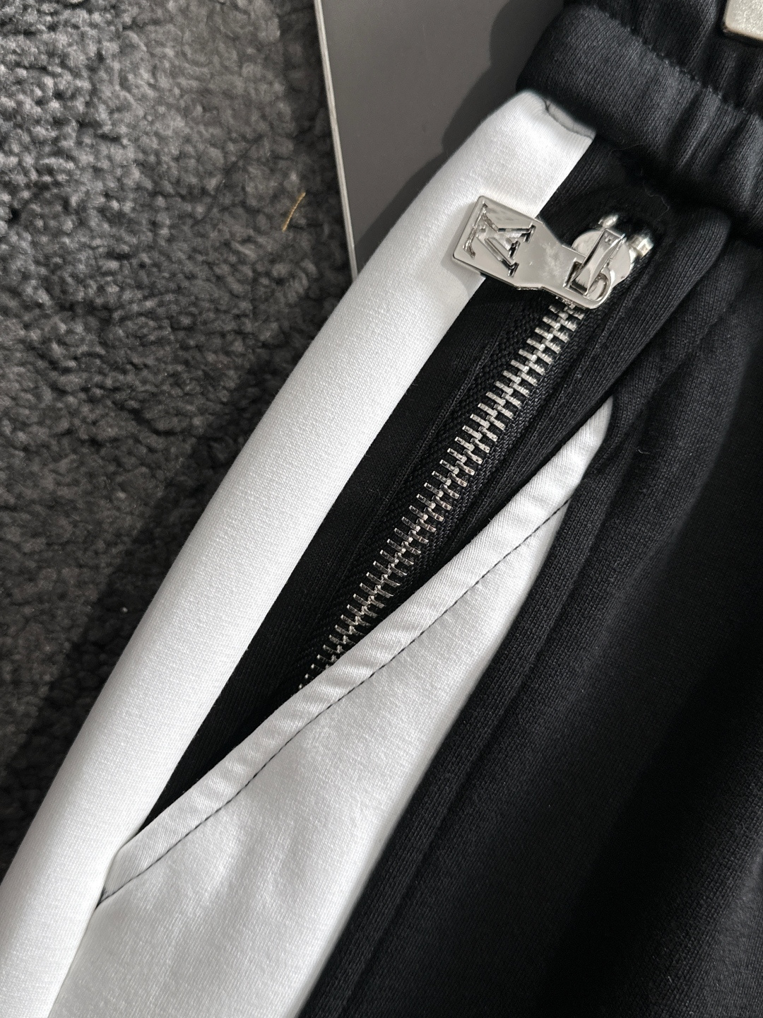 Louis Vuitton Basic Clothing M-xl