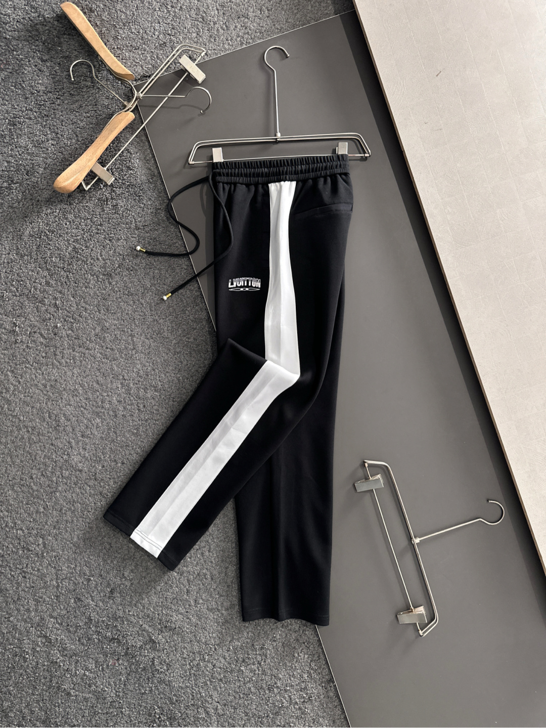 Louis Vuitton Basic Clothing M-xl