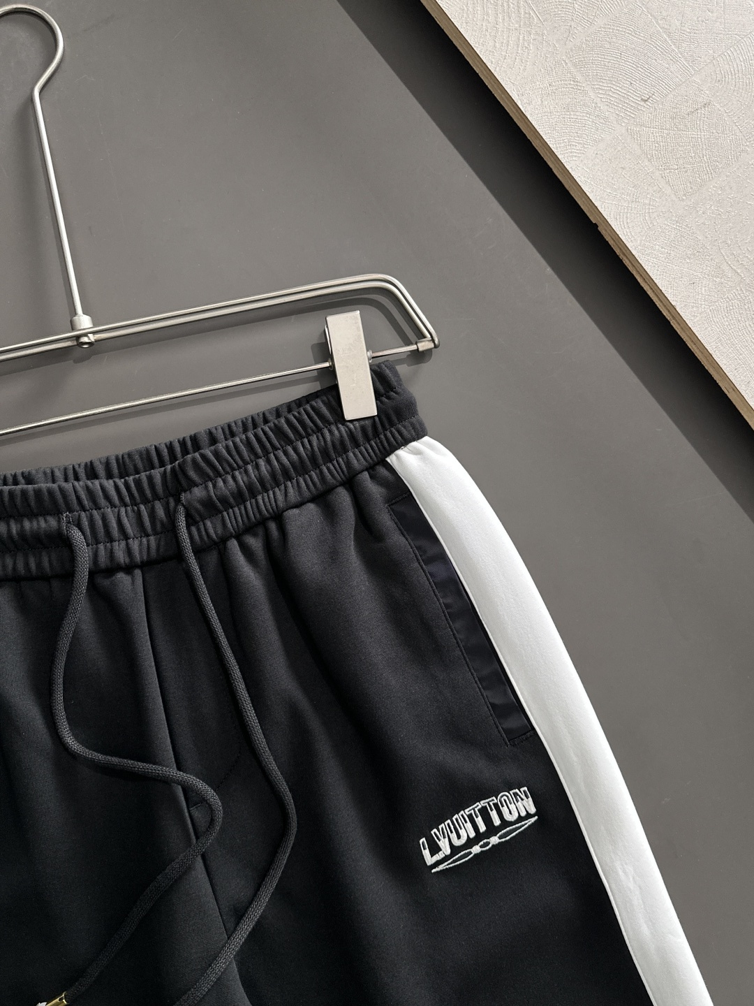 Louis Vuitton Basic Clothing M-xl