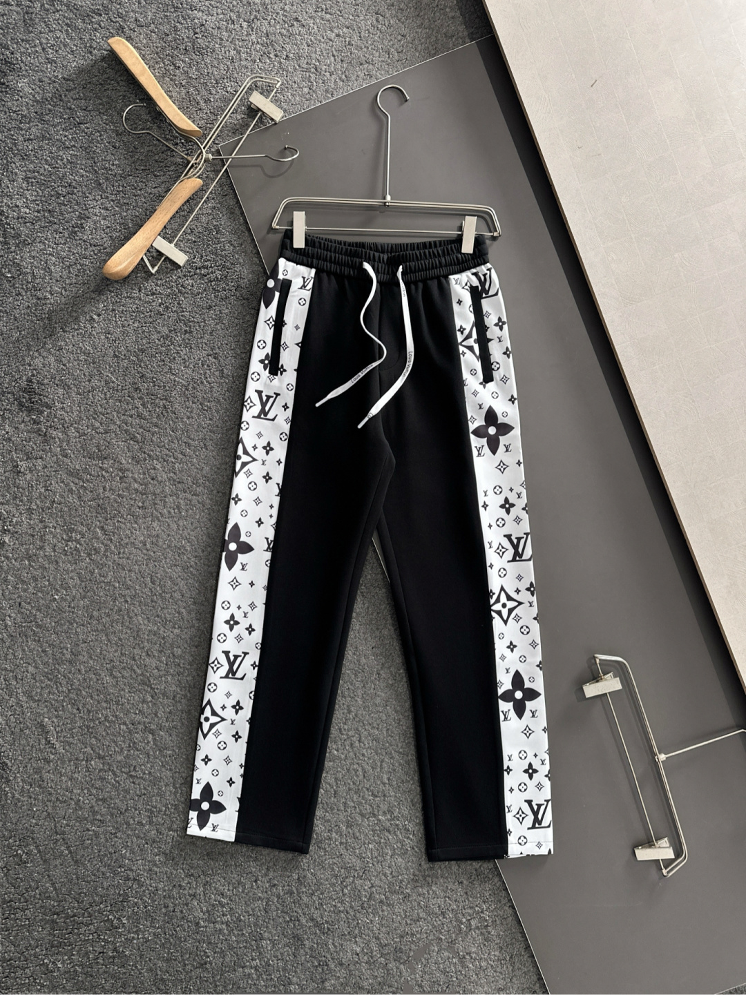 Louis Vuitton Basic Clothing M-xl