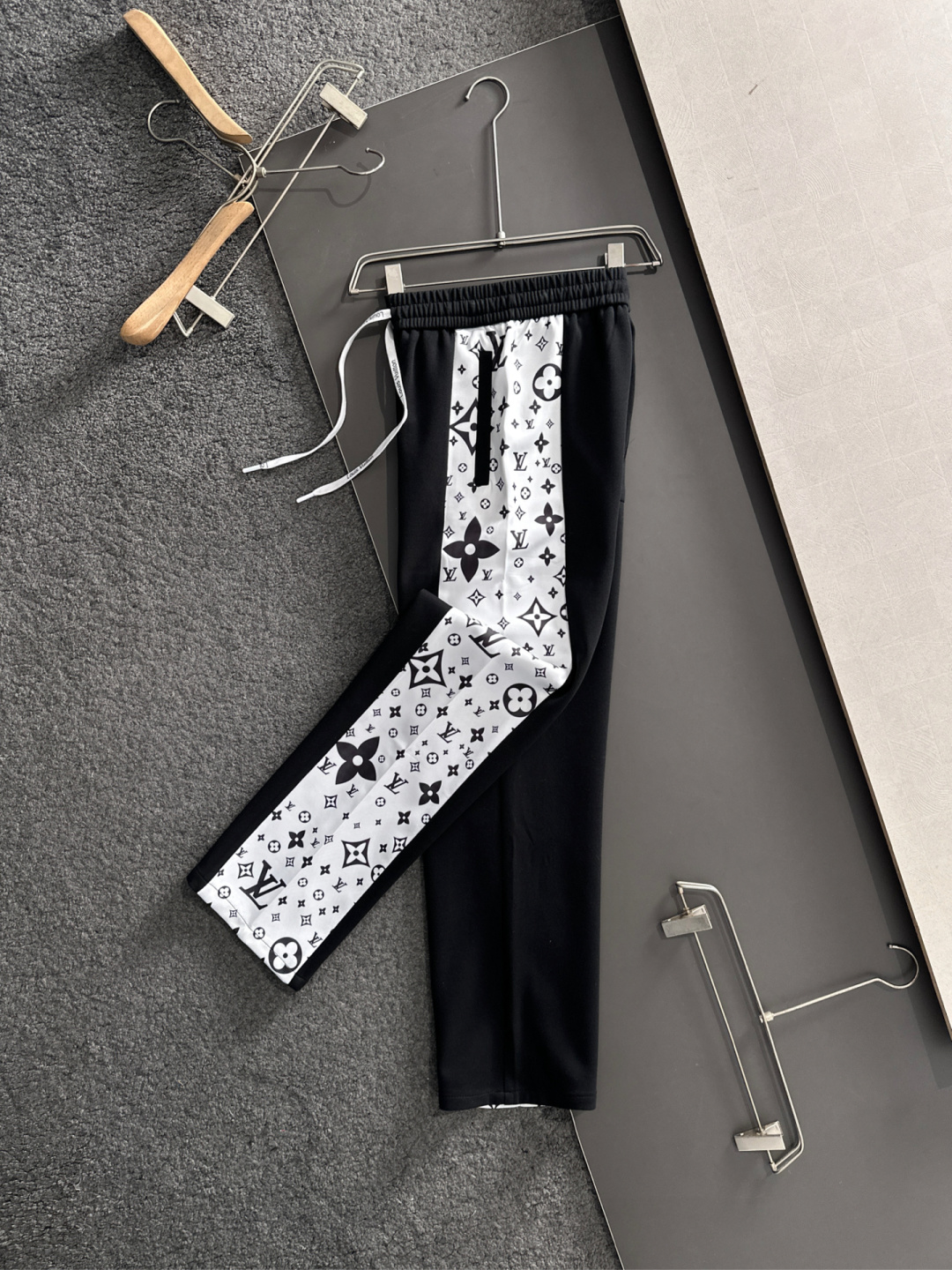 Louis Vuitton Basic Clothing M-xl