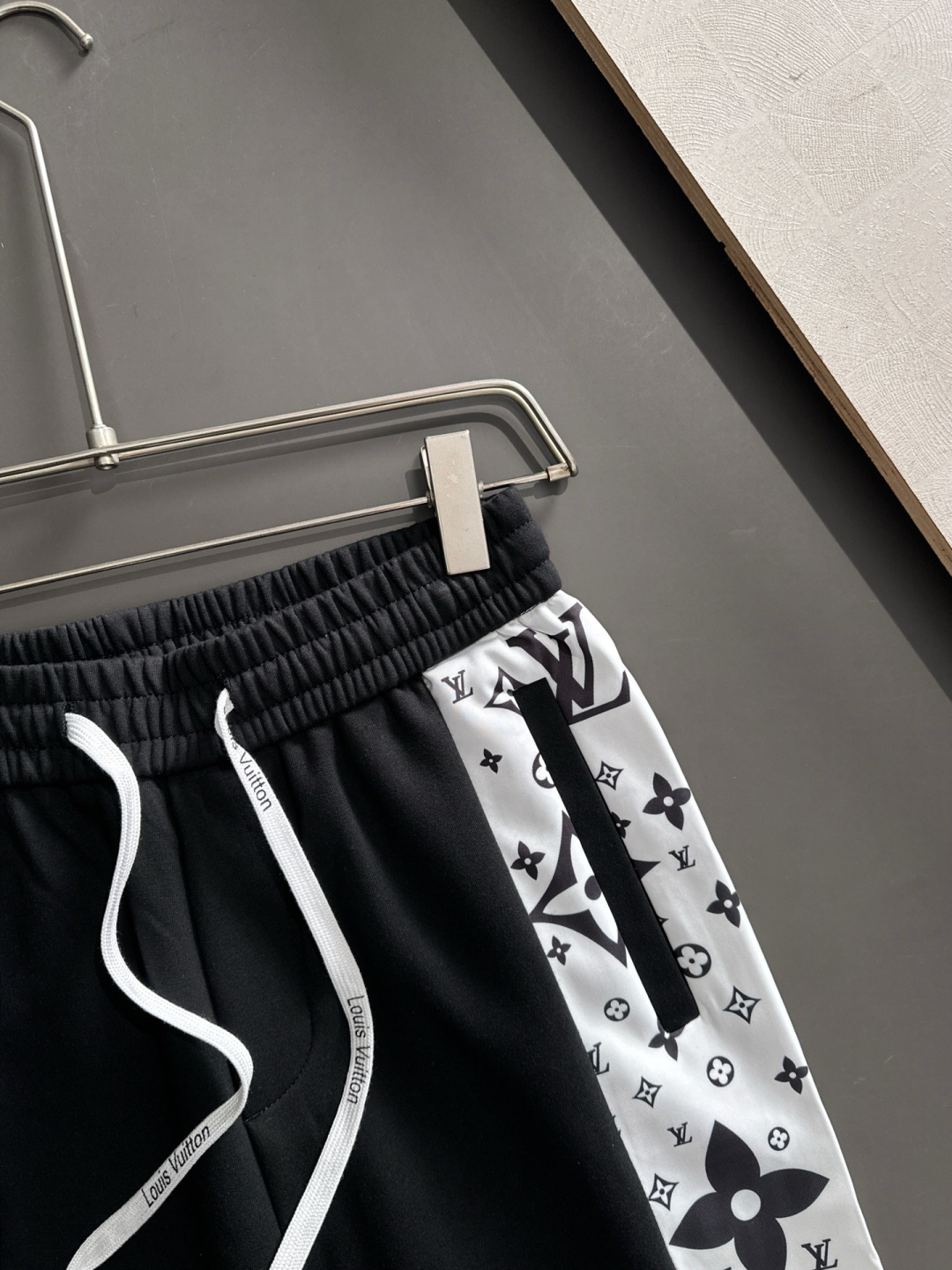 Louis Vuitton Basic Clothing M-xl