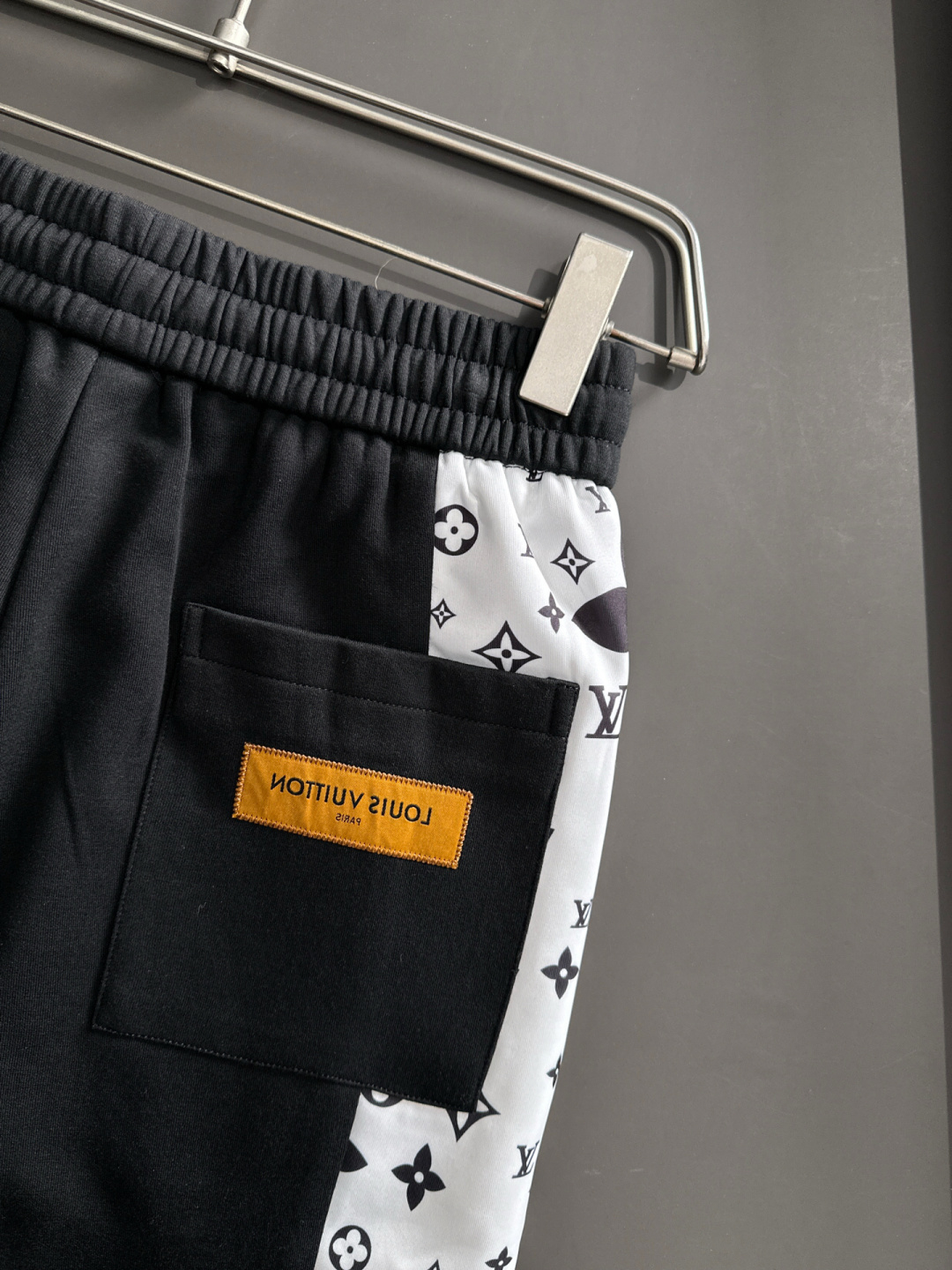 Louis Vuitton Basic Clothing M-xl