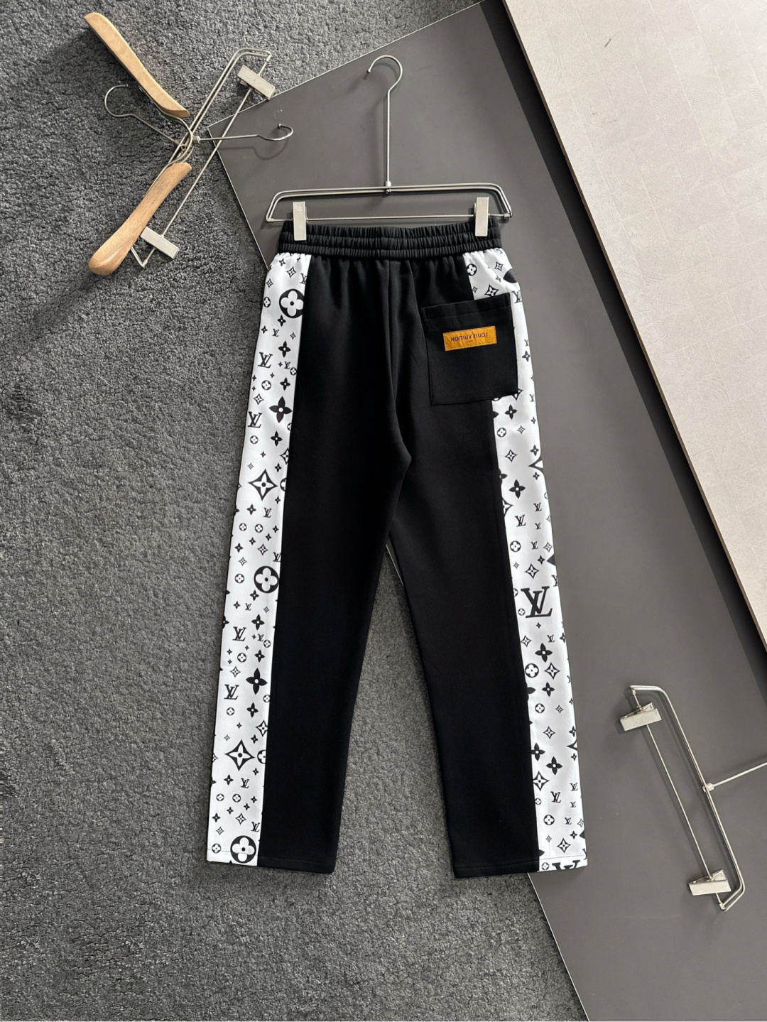 Louis Vuitton Basic Clothing M-xl