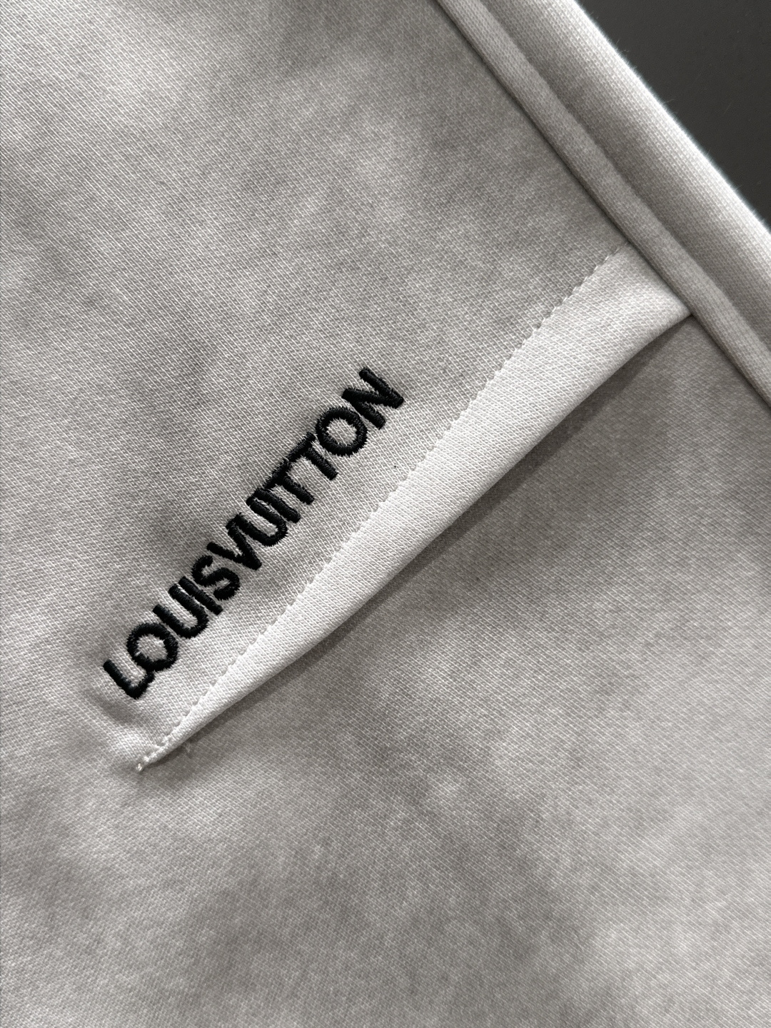 Louis Vuitton Basic Clothing M-xl