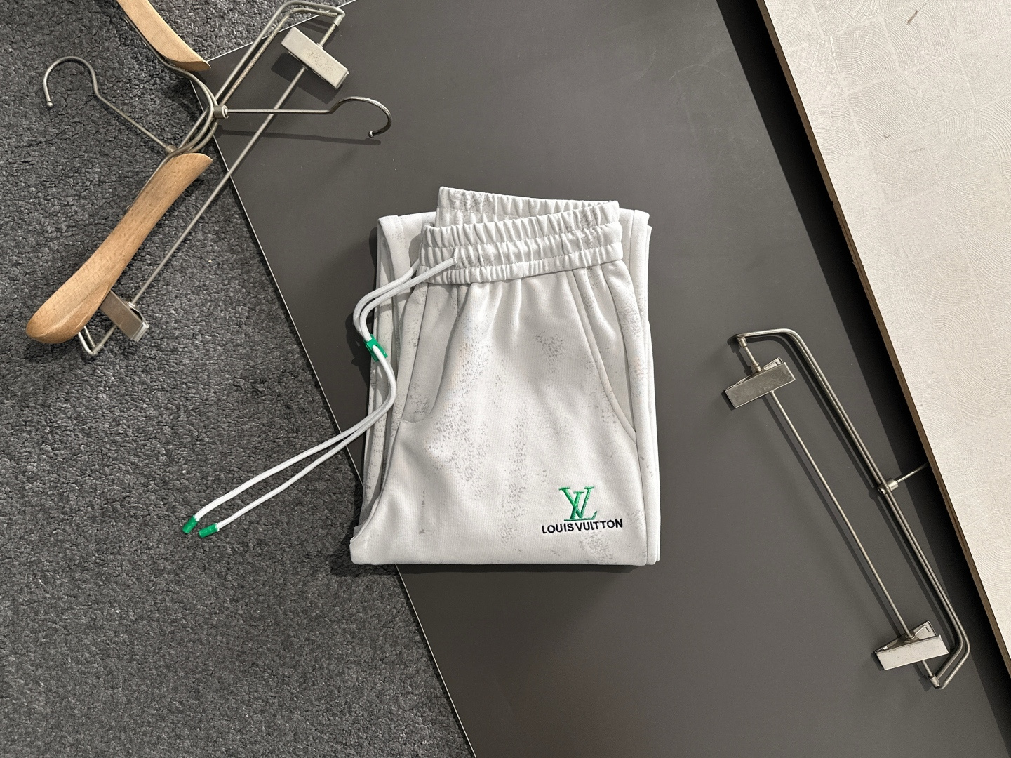 Louis Vuitton Basic Clothing M-xl