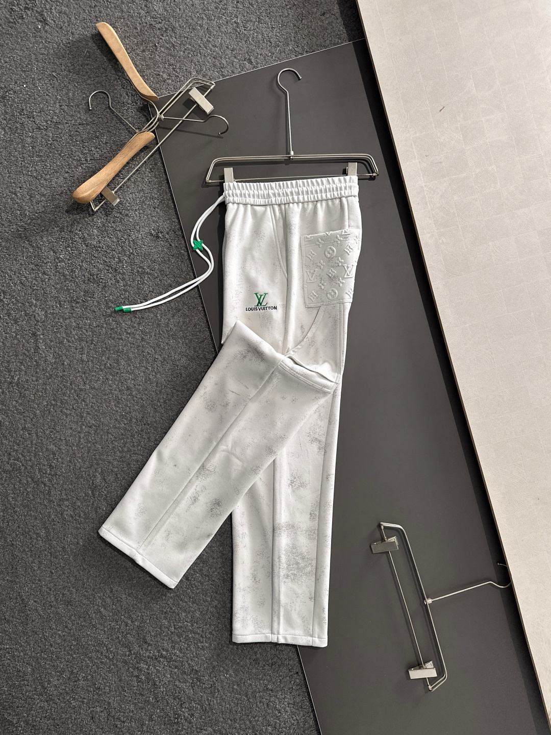 Louis Vuitton Basic Clothing M-xl