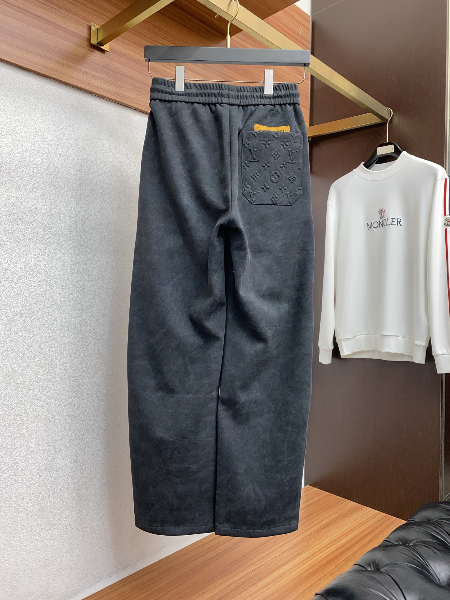 Louis Vuitton Basic Clothing M-xl