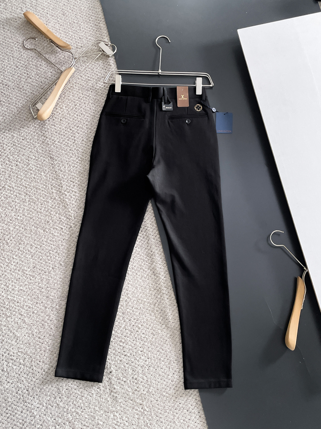 Louis Vuitton Basic Clothing L