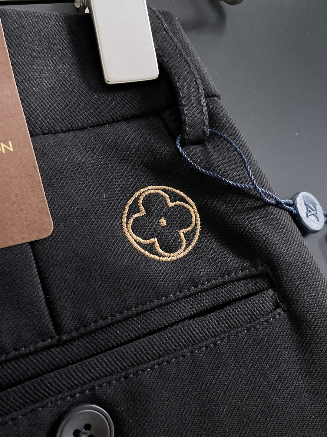 Louis Vuitton Basic Clothing L