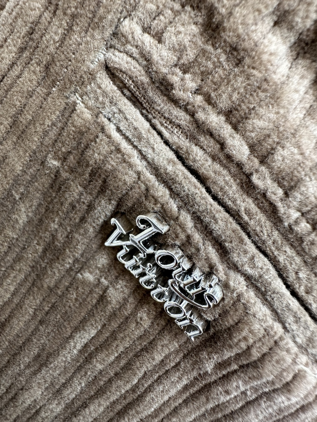 Louis Vuitton Basic Clothing L