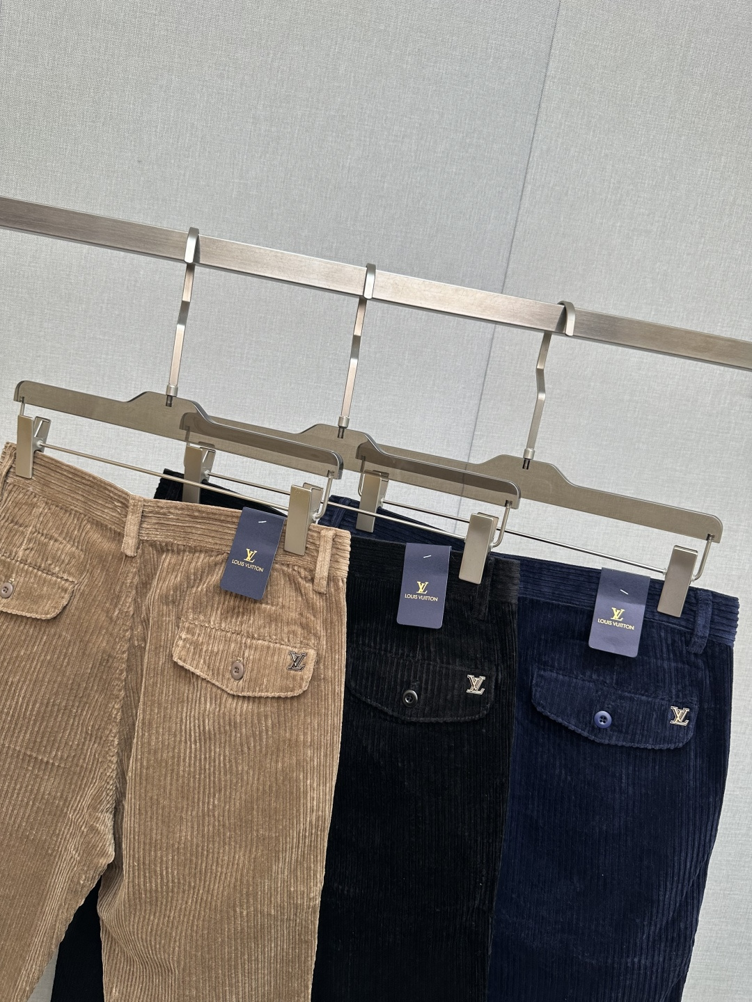 Louis Vuitton Basic Clothing L