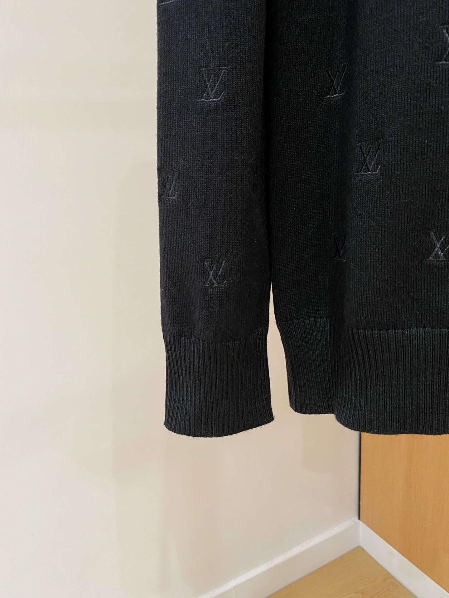 Louis Vuitton Basic Clothing Wool M-l-xl