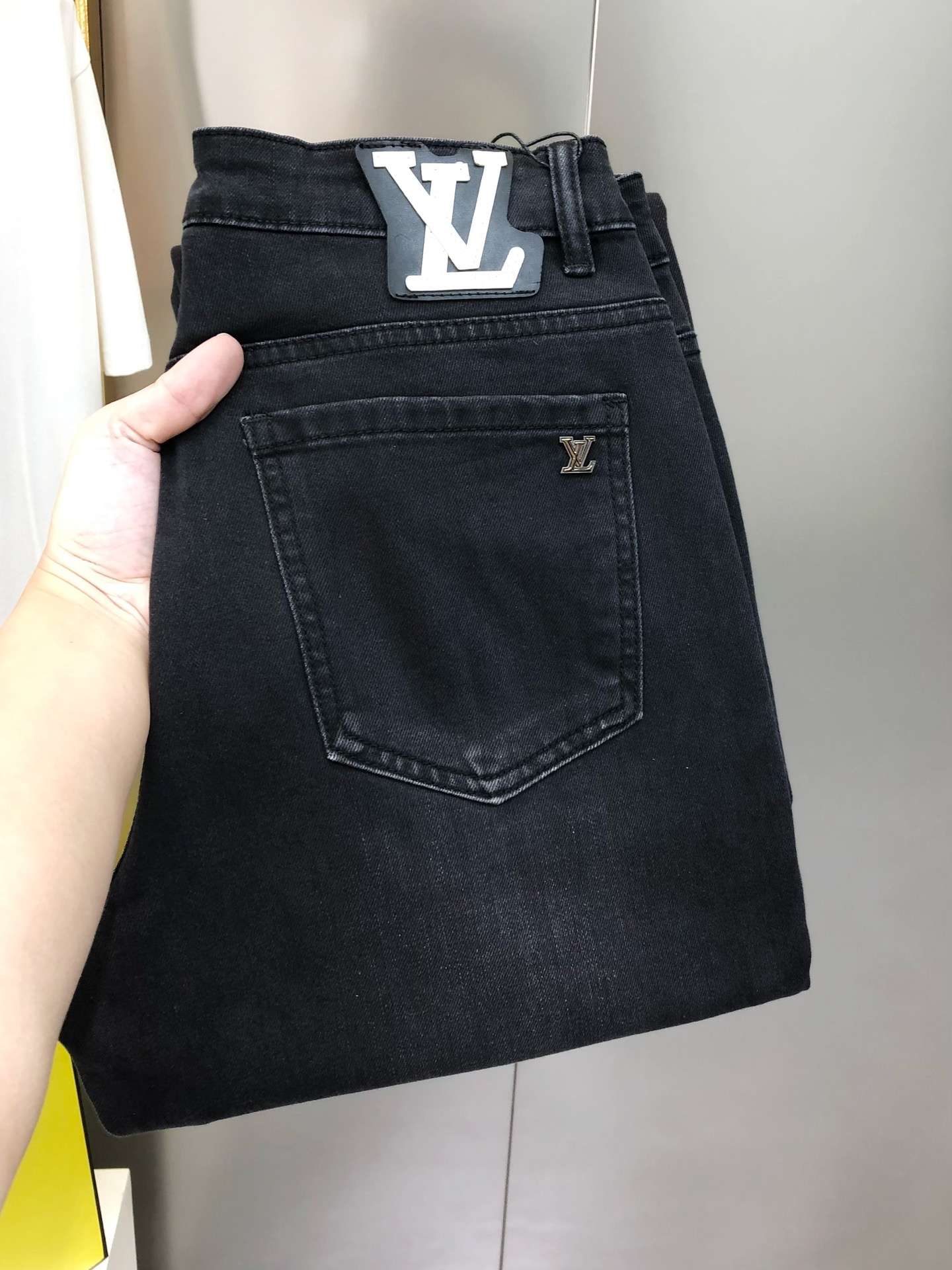 Louis Vuitton Male Jeans Cotton Loose Fit L-38