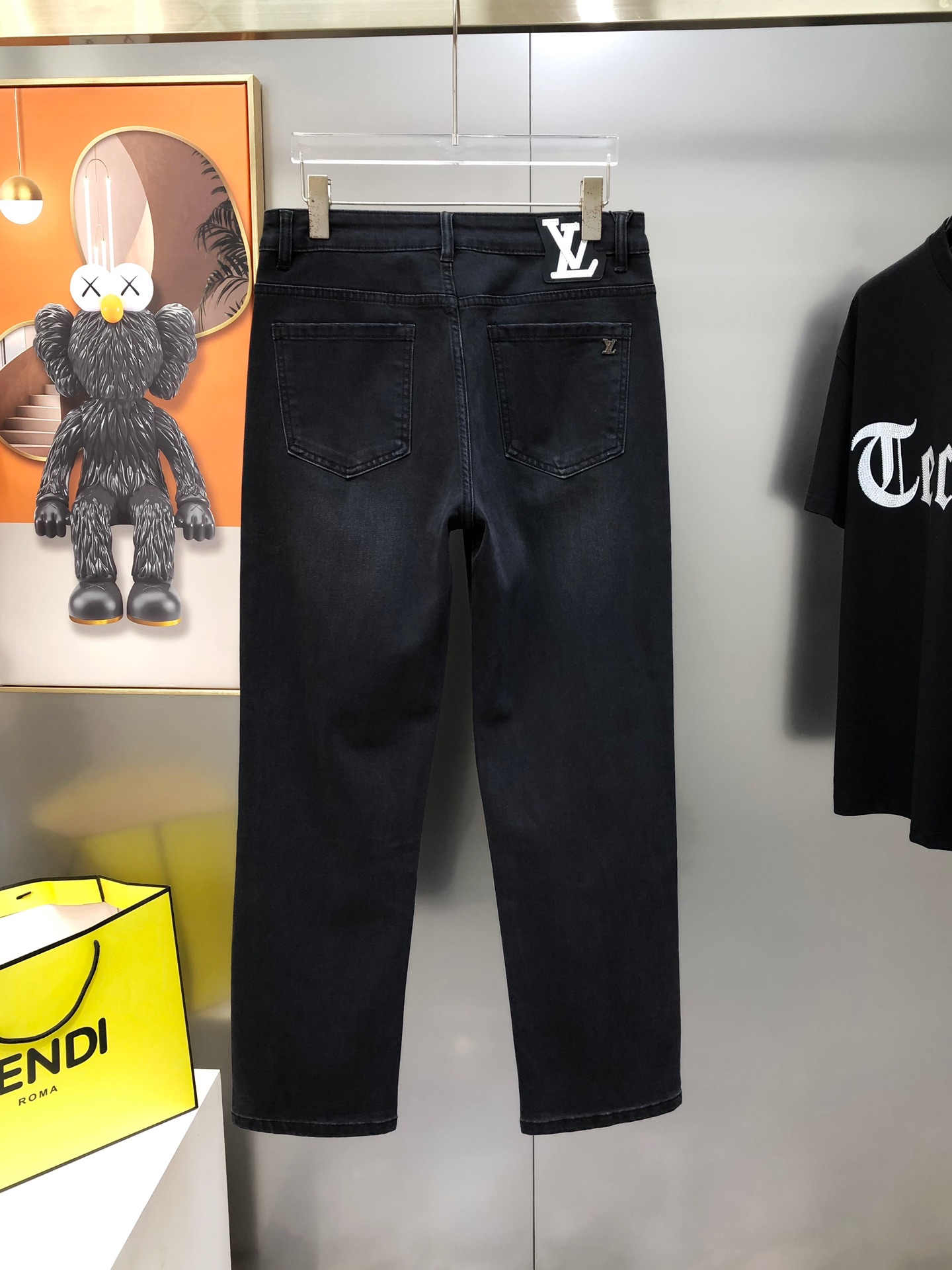 Louis Vuitton Male Jeans Cotton Loose Fit L-38