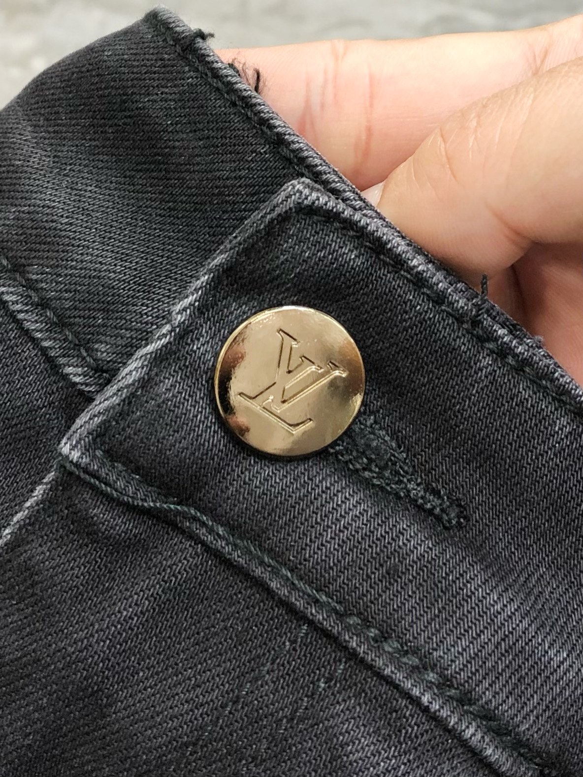 Louis Vuitton Male Jeans Cotton Loose Fit L-38