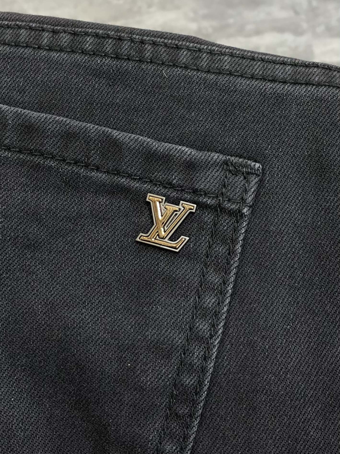 Louis Vuitton Male Jeans Cotton Loose Fit L-38