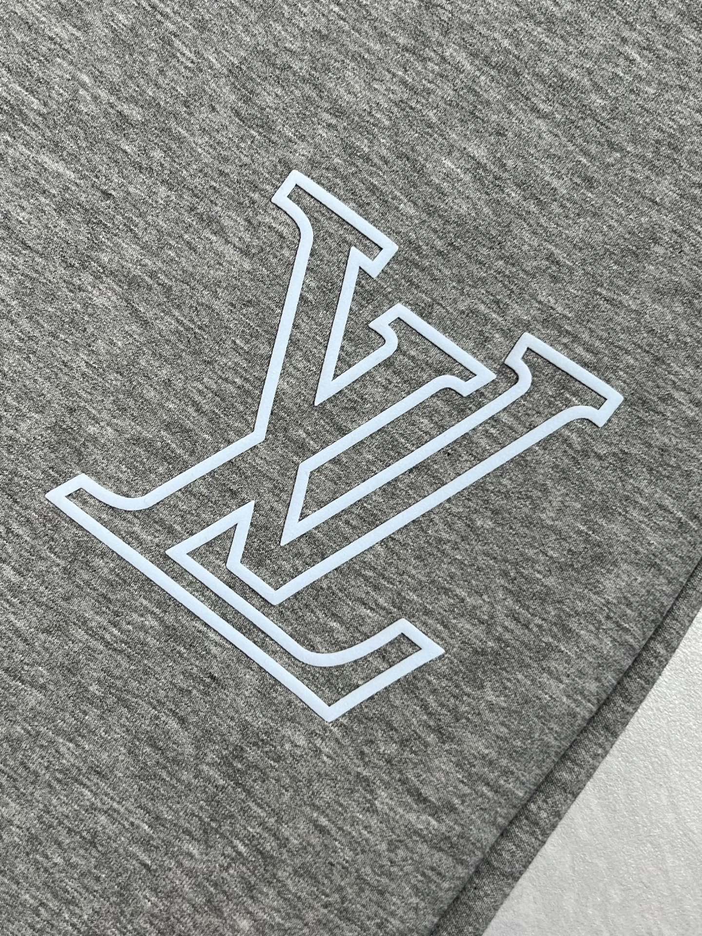 Louis Vuitton Basic Clothing M-l-xxxl-175140