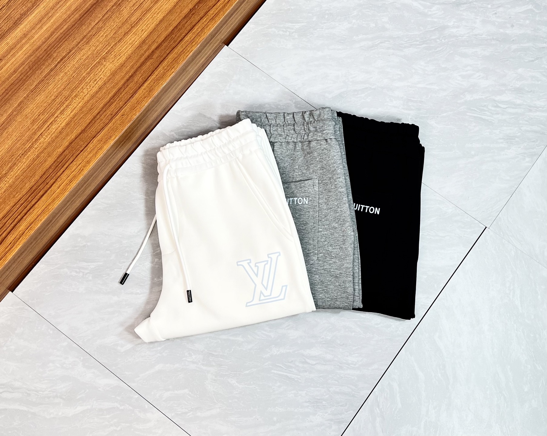 Louis Vuitton Basic Clothing M-l-xxxl-175140