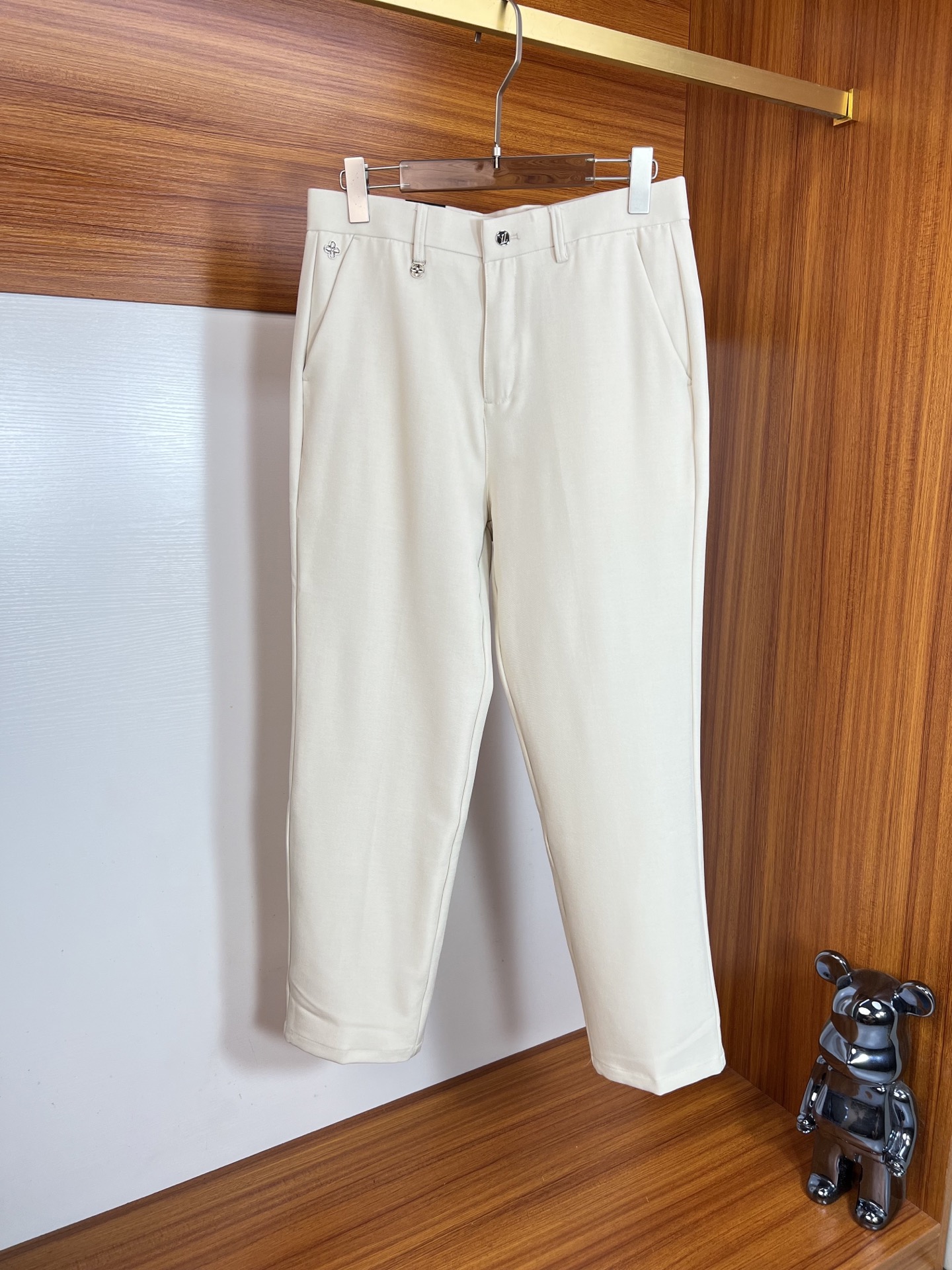 Louis Vuitton Basic Clothing L-175140-32