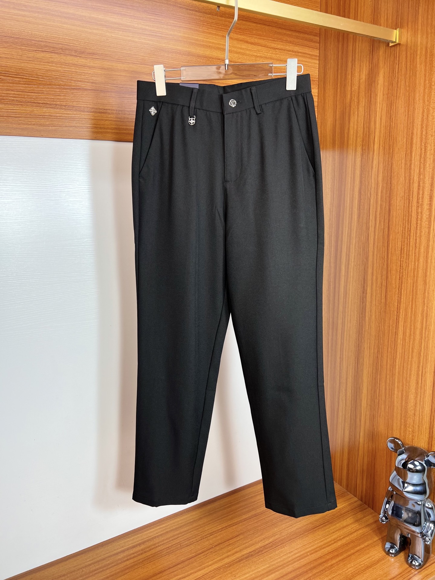 Louis Vuitton Basic Clothing L-175140-32