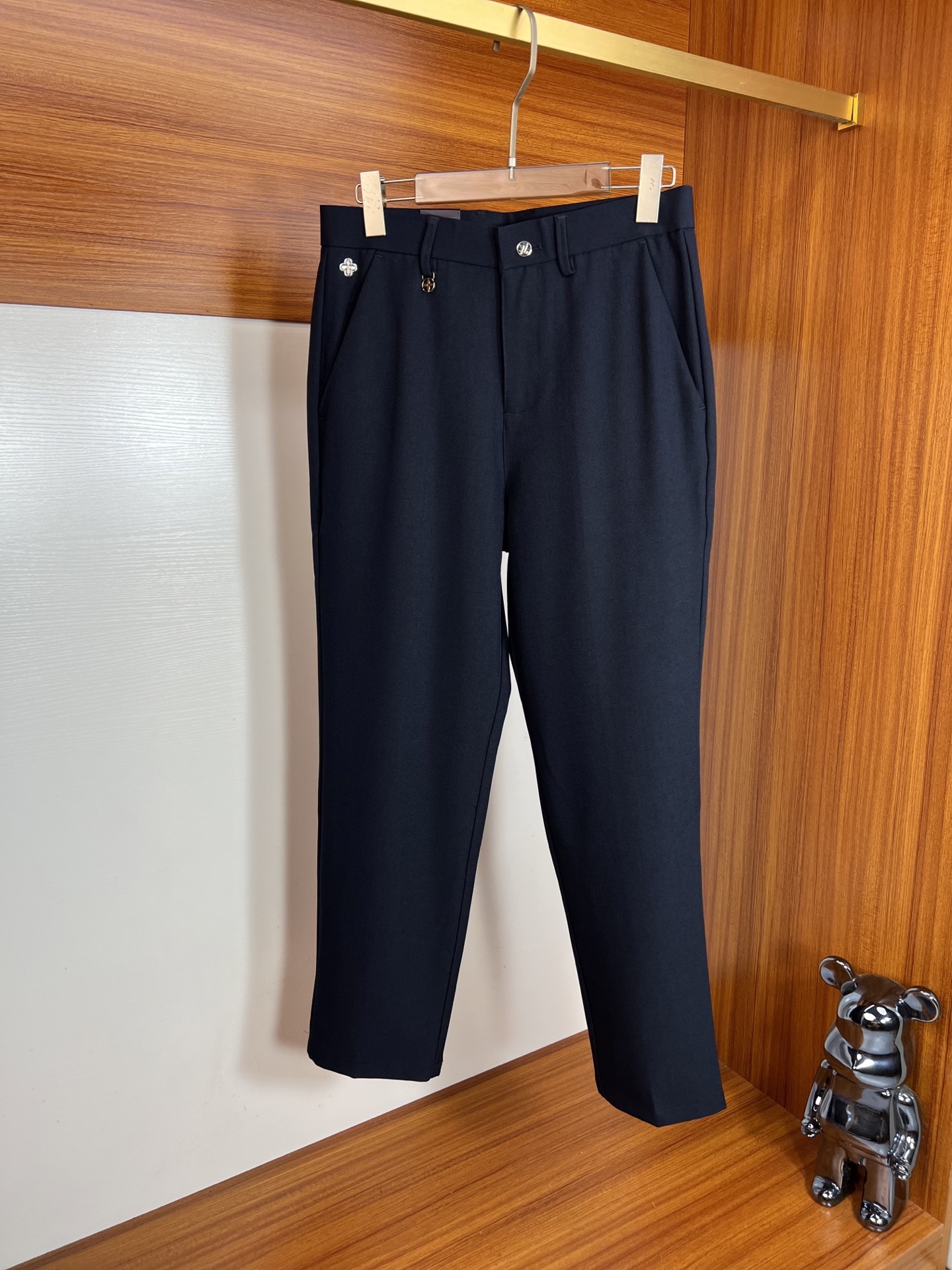 Louis Vuitton Basic Clothing L-175140-32