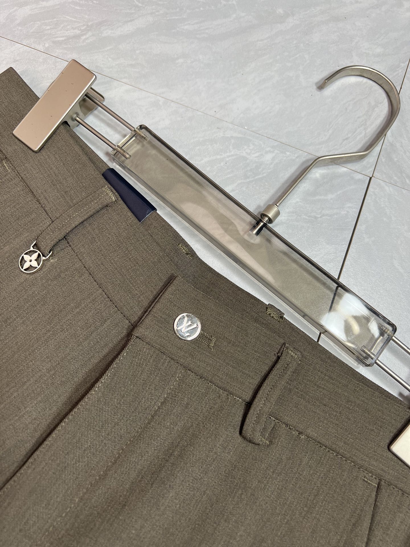 Louis Vuitton Basic Clothing L-175140-32