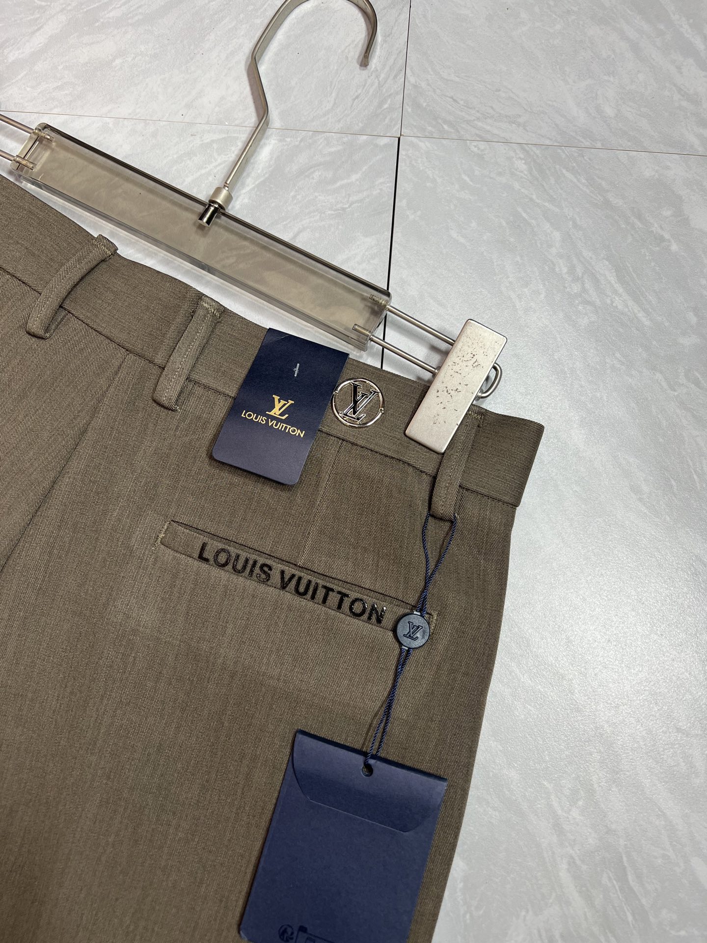 Louis Vuitton Basic Clothing L-175140-32