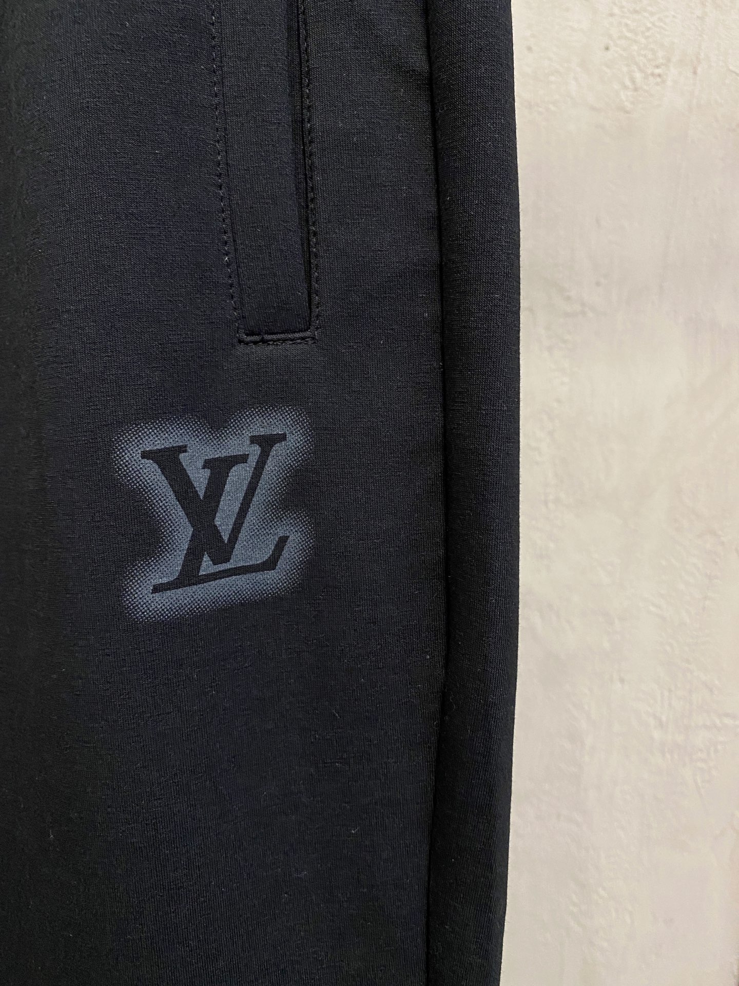 Louis Vuitton Basic Clothing M-l-xl