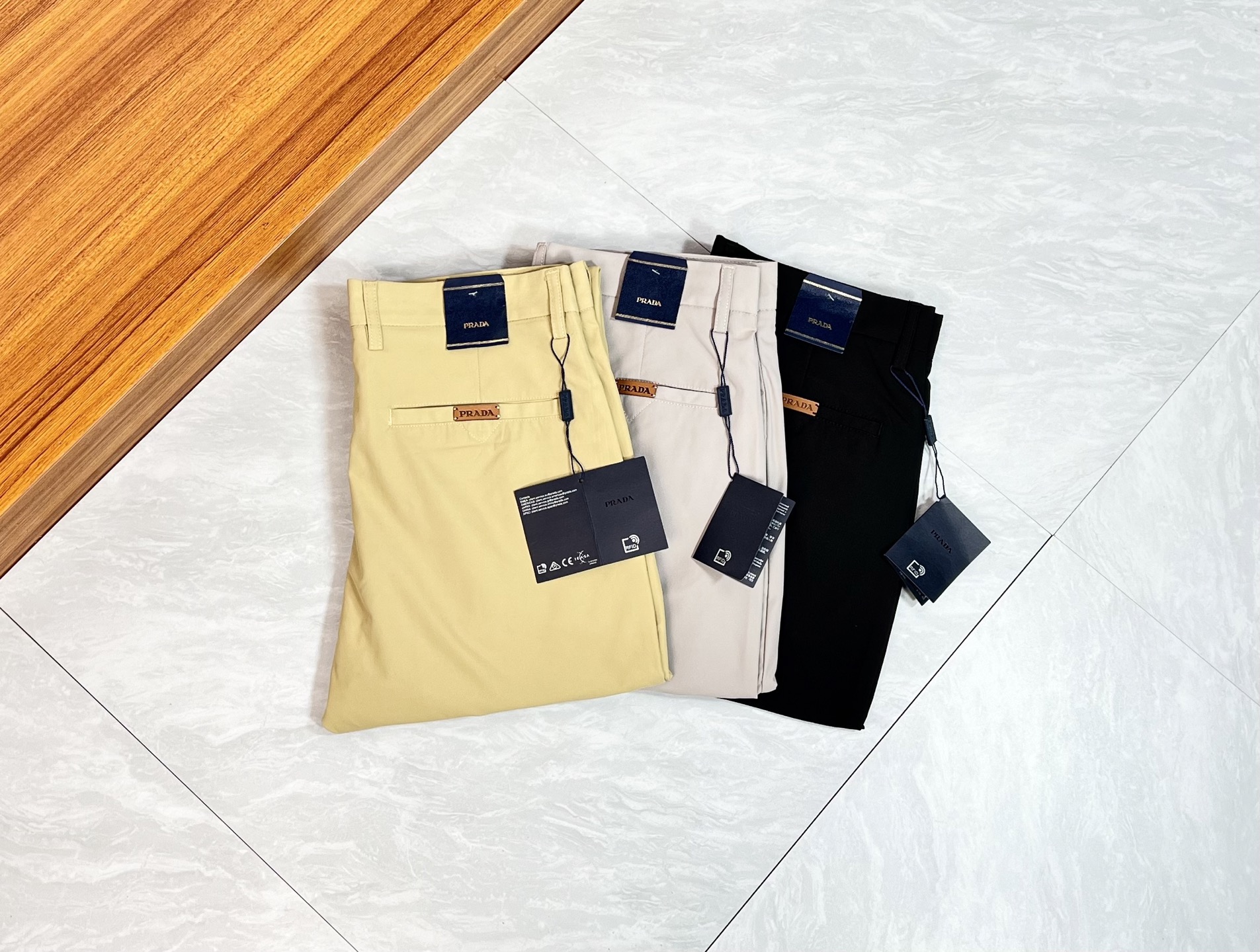 Prada Basic Clothing 175140-32