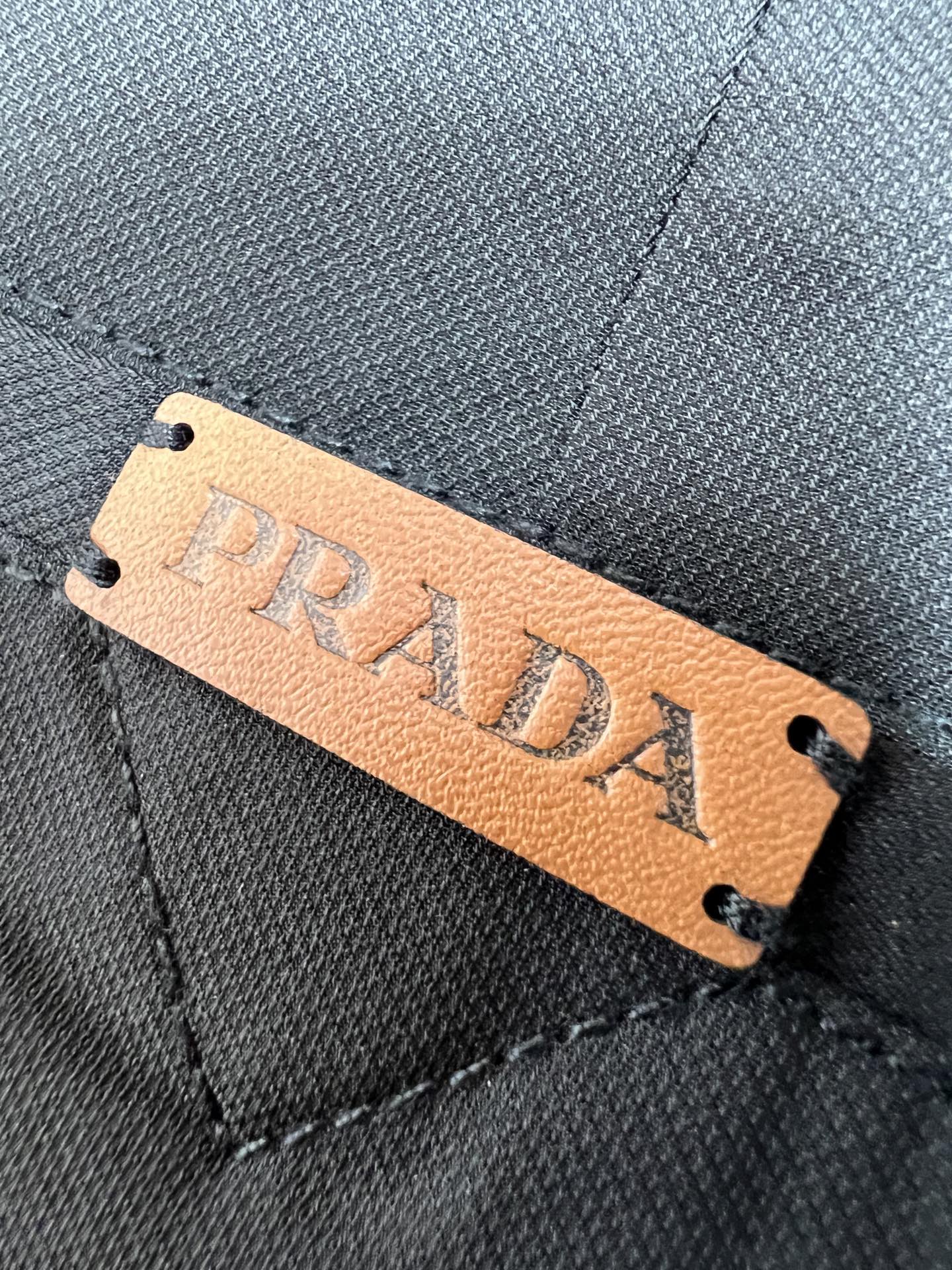 Prada Basic Clothing 175140-32