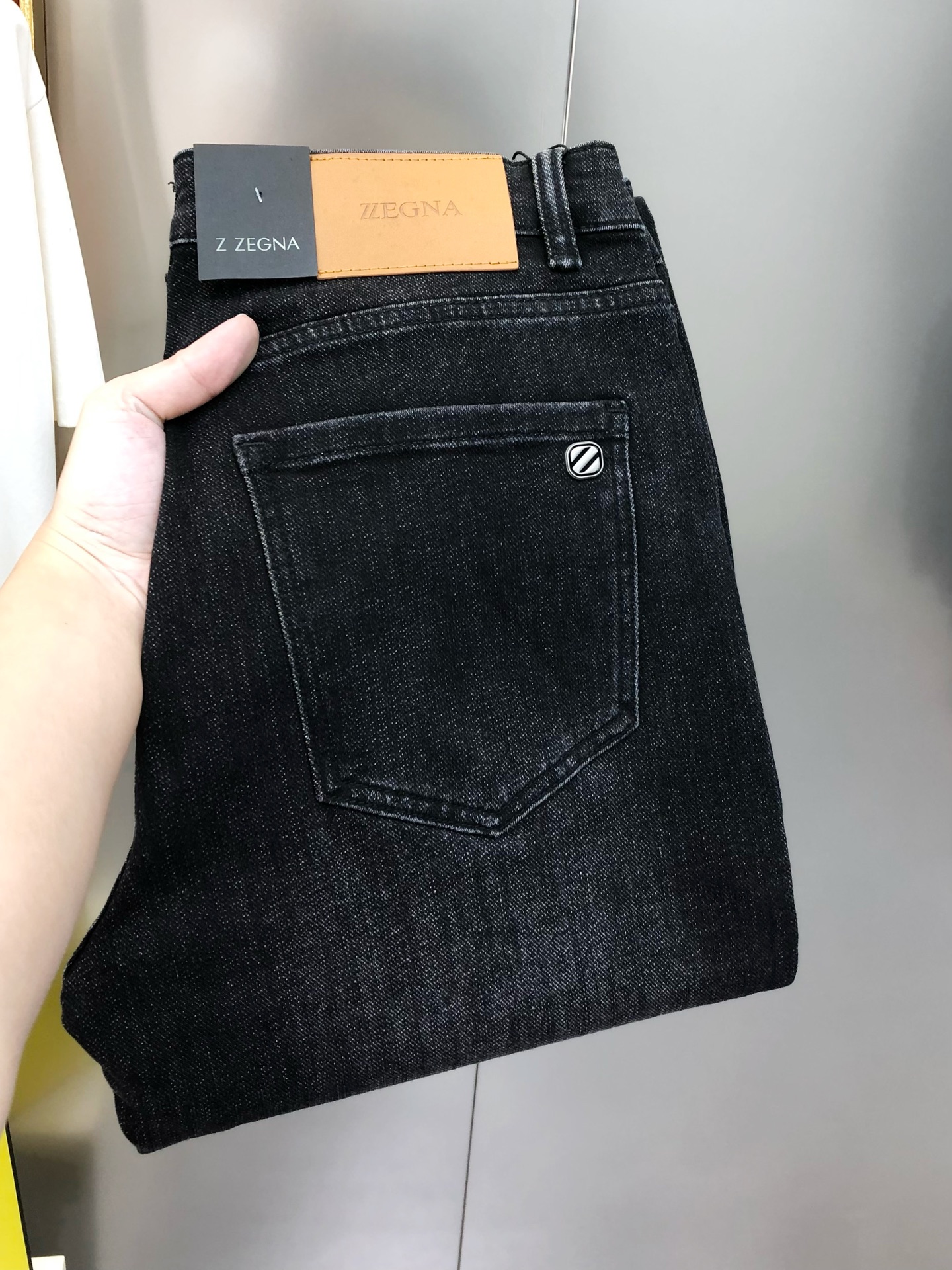 Ermenegildo Zegna Male Jeans Cotton Loose Fit L-38