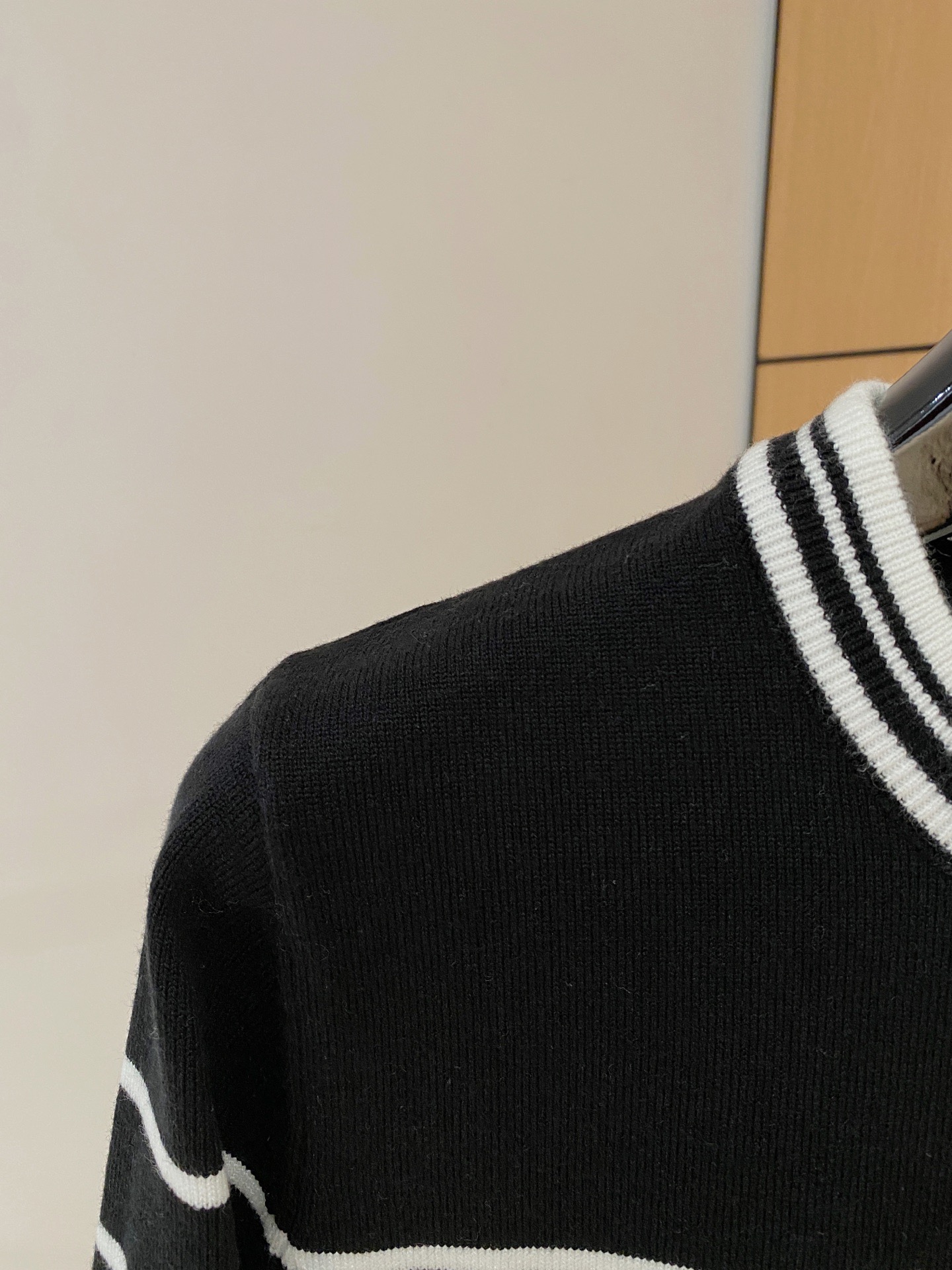 Gucci Basic Clothing Wool M-xl