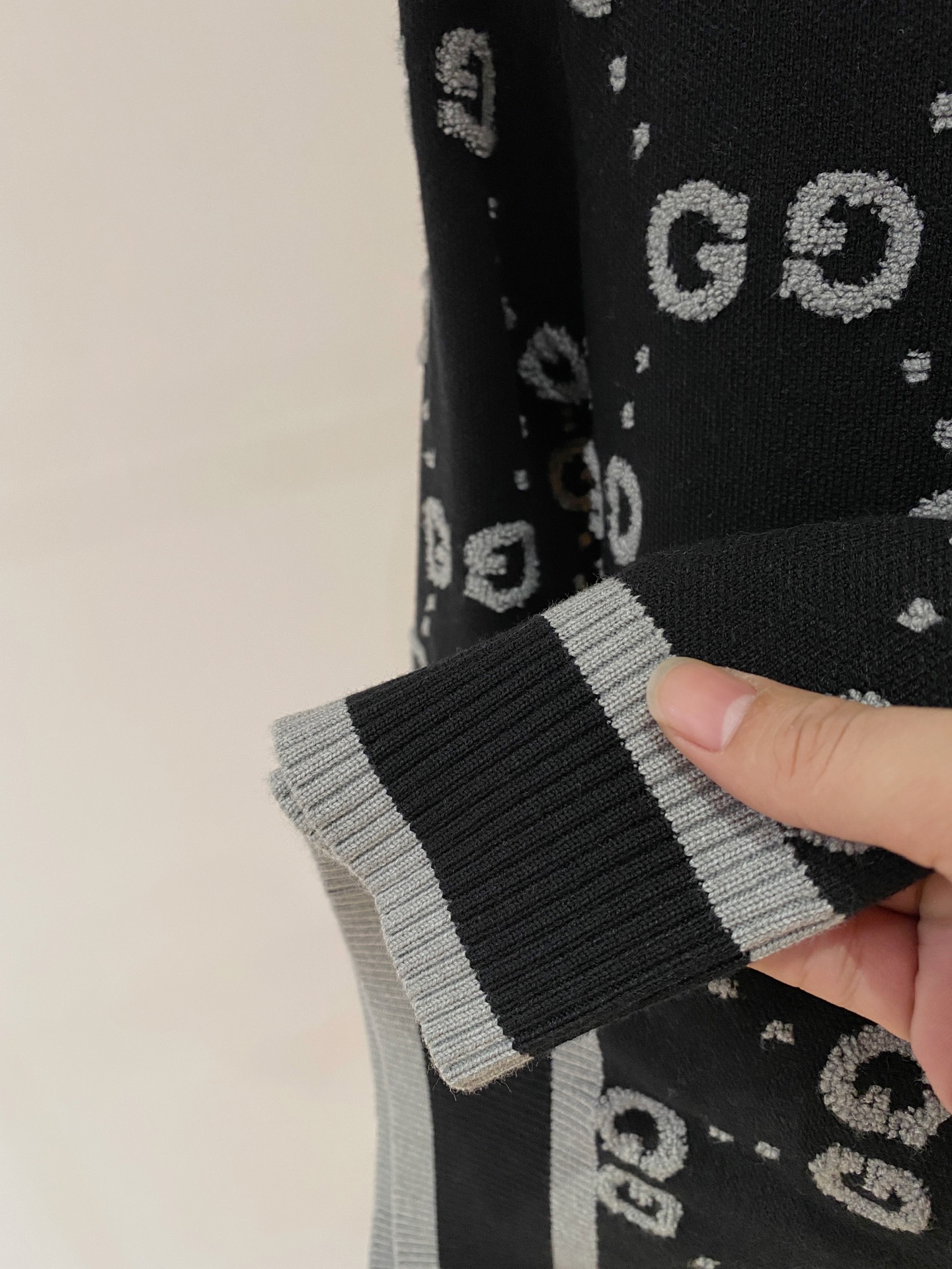 Gucci Basic Clothing Wool M-xl