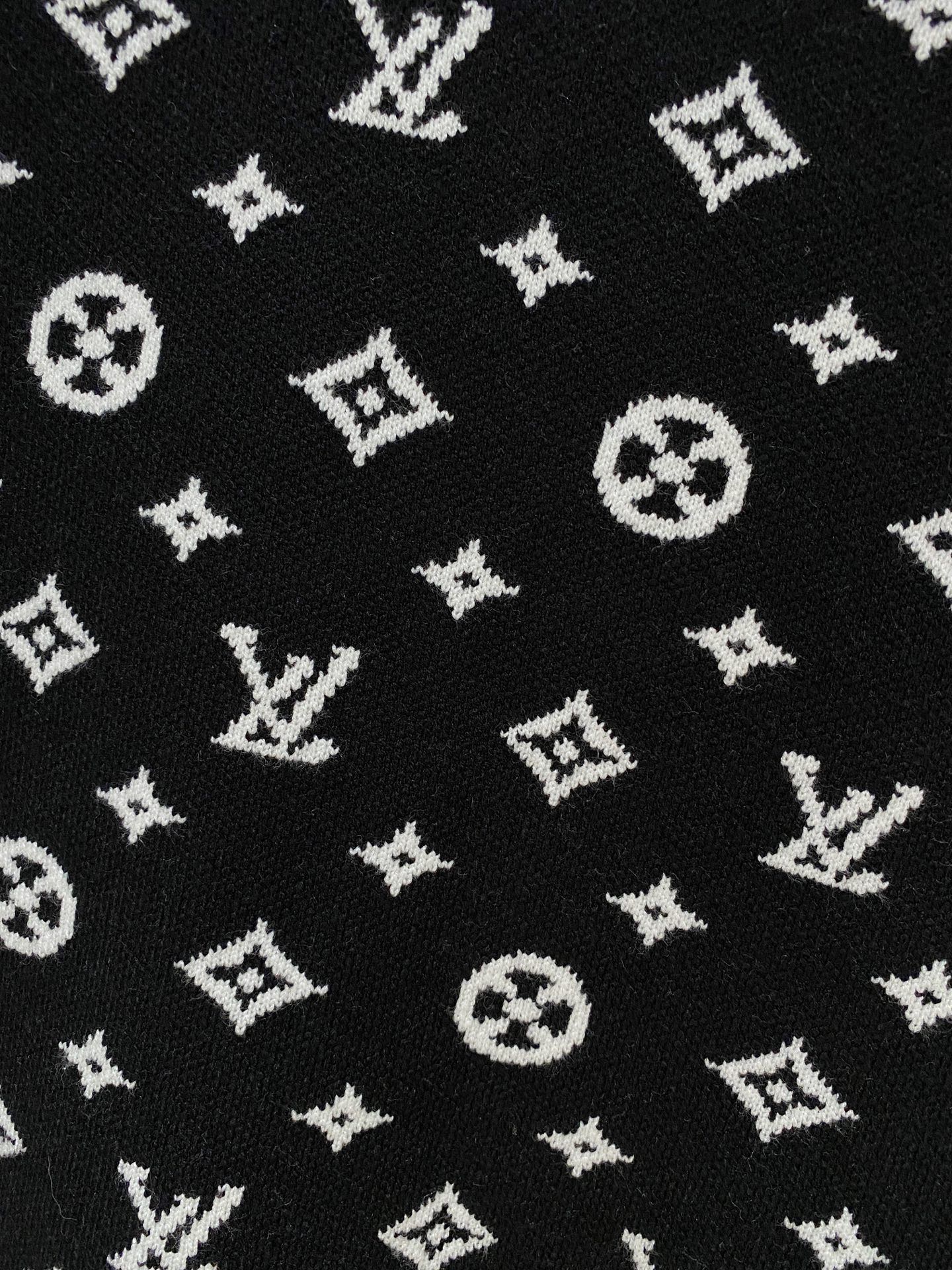 Gucci Basic Clothing Wool M-xl