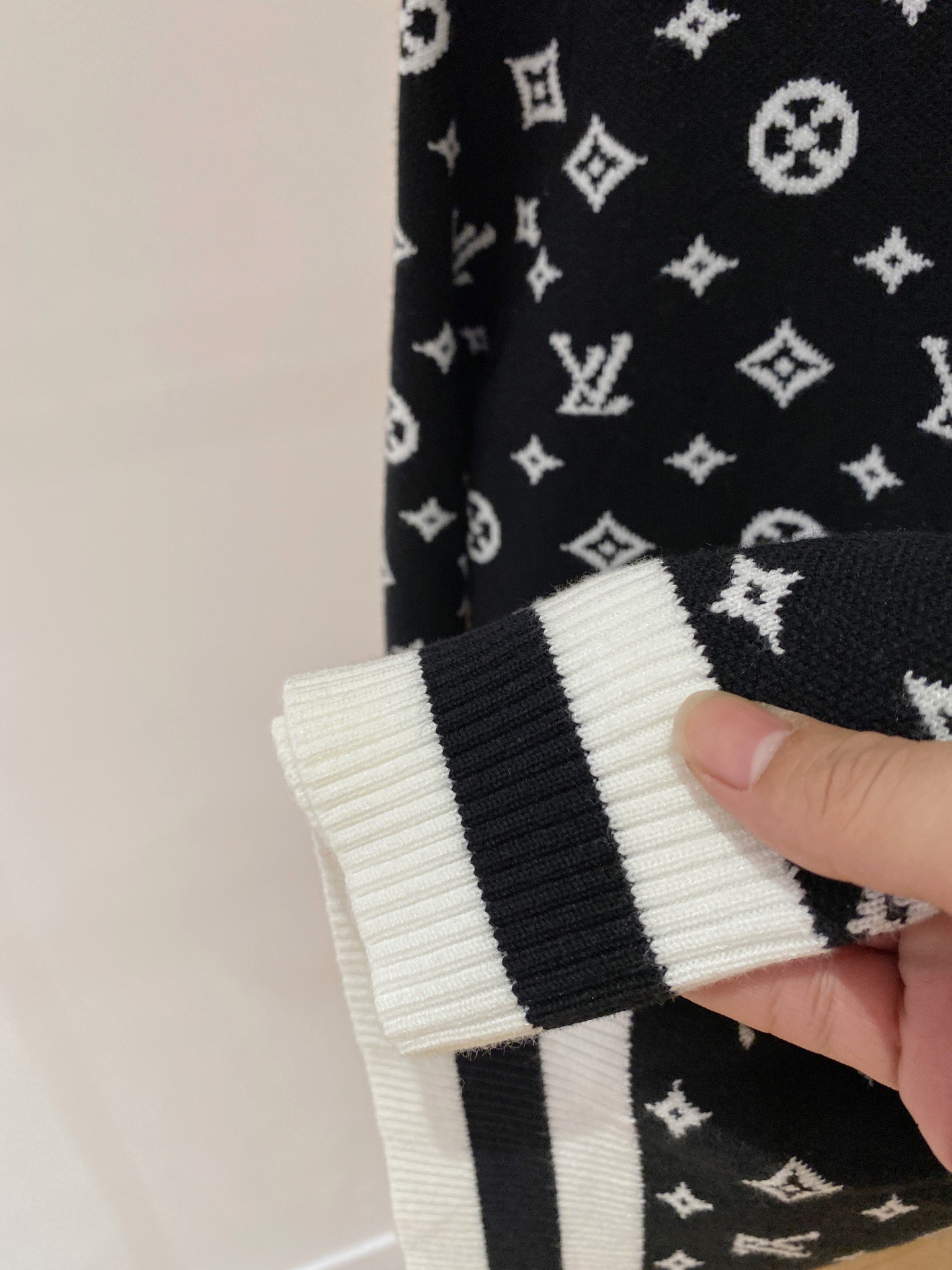 Gucci Basic Clothing Wool M-xl