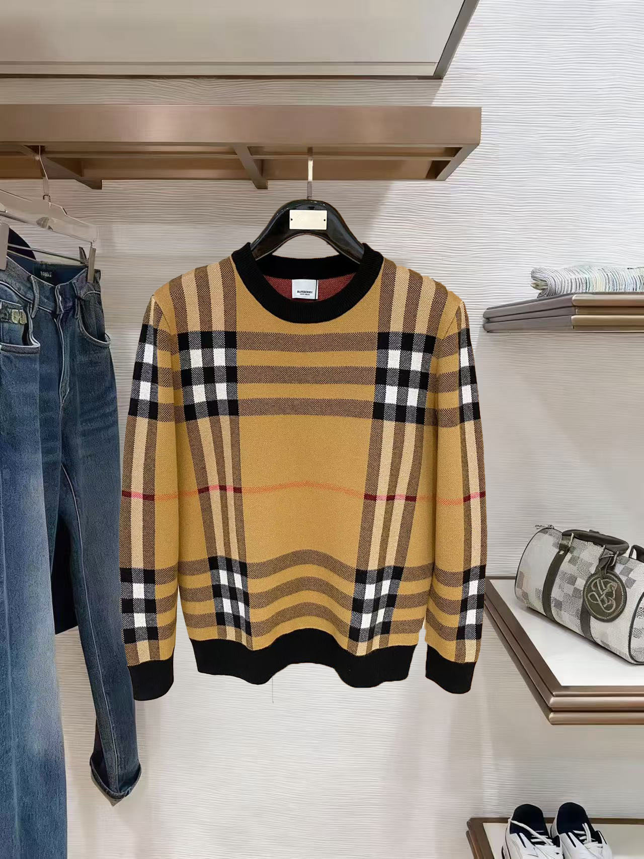 Burberry Basic Clothing Wool M-xl