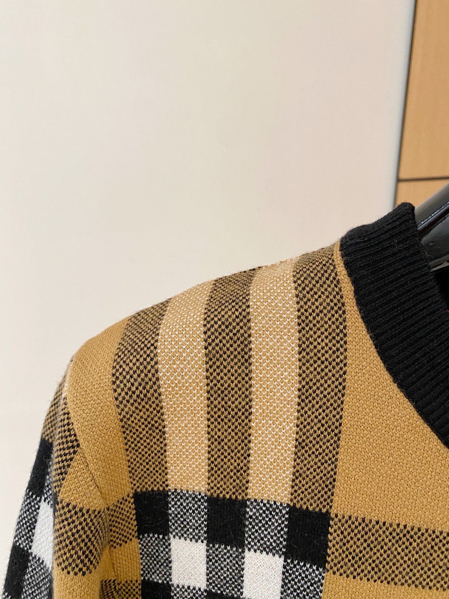 Burberry Basic Clothing Wool M-xl