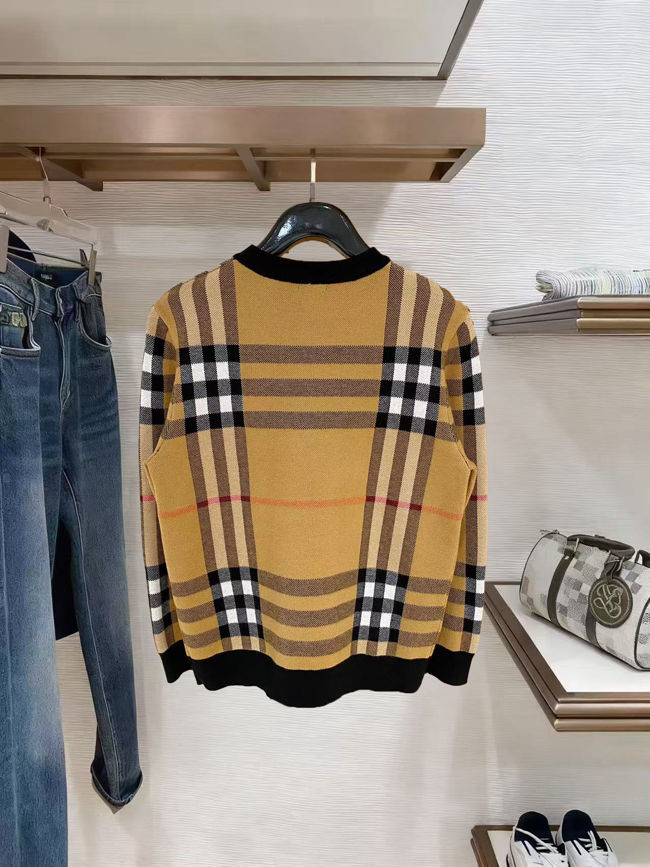 Burberry Basic Clothing Wool M-xl