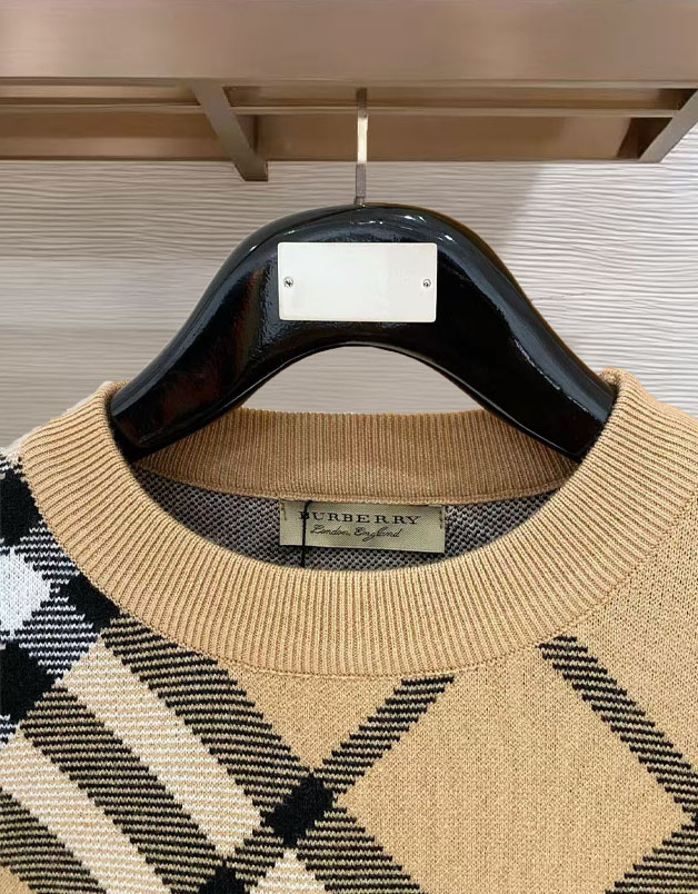 Burberry Basic Clothing Wool M-xl