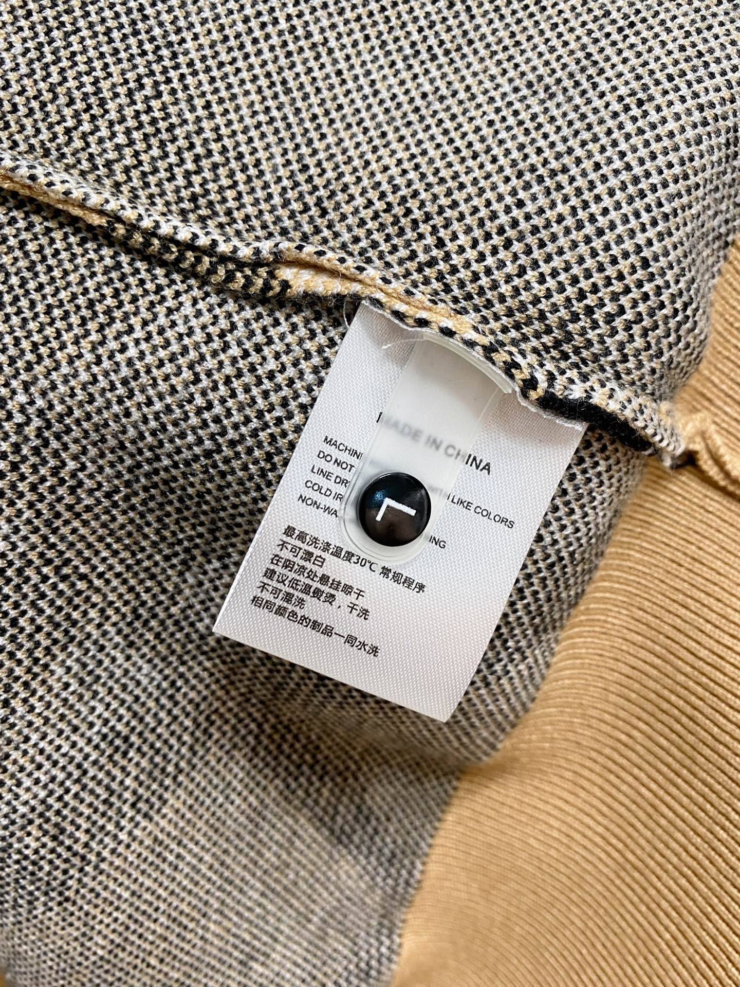 Burberry Basic Clothing Wool M-xl